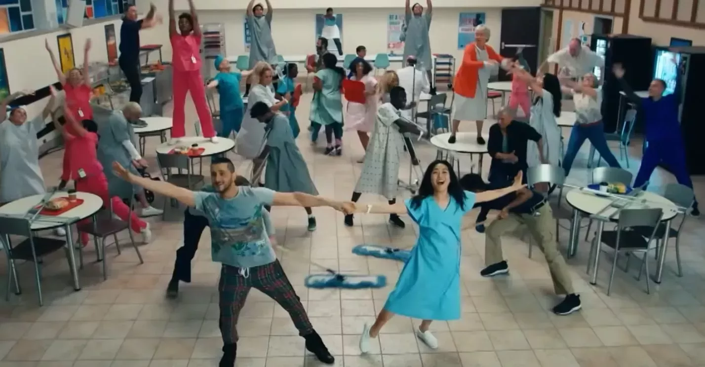 Los chicos unen el pasado y el presente de Estados Unidos en '... Este mundo de mentiras'