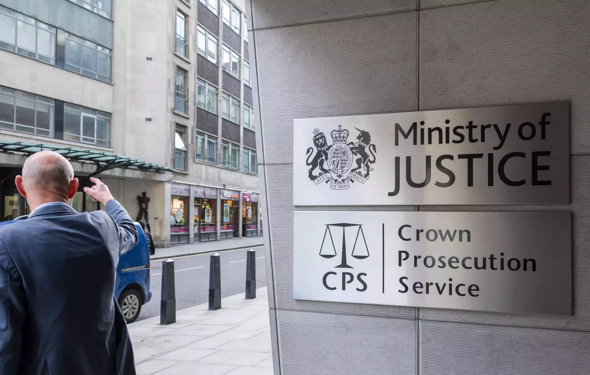 Los vídeos musicales de simulacros en el Reino Unido ya pueden utilizarse como prueba en los tribunales para relacionar a los sospechosos con las bandas.