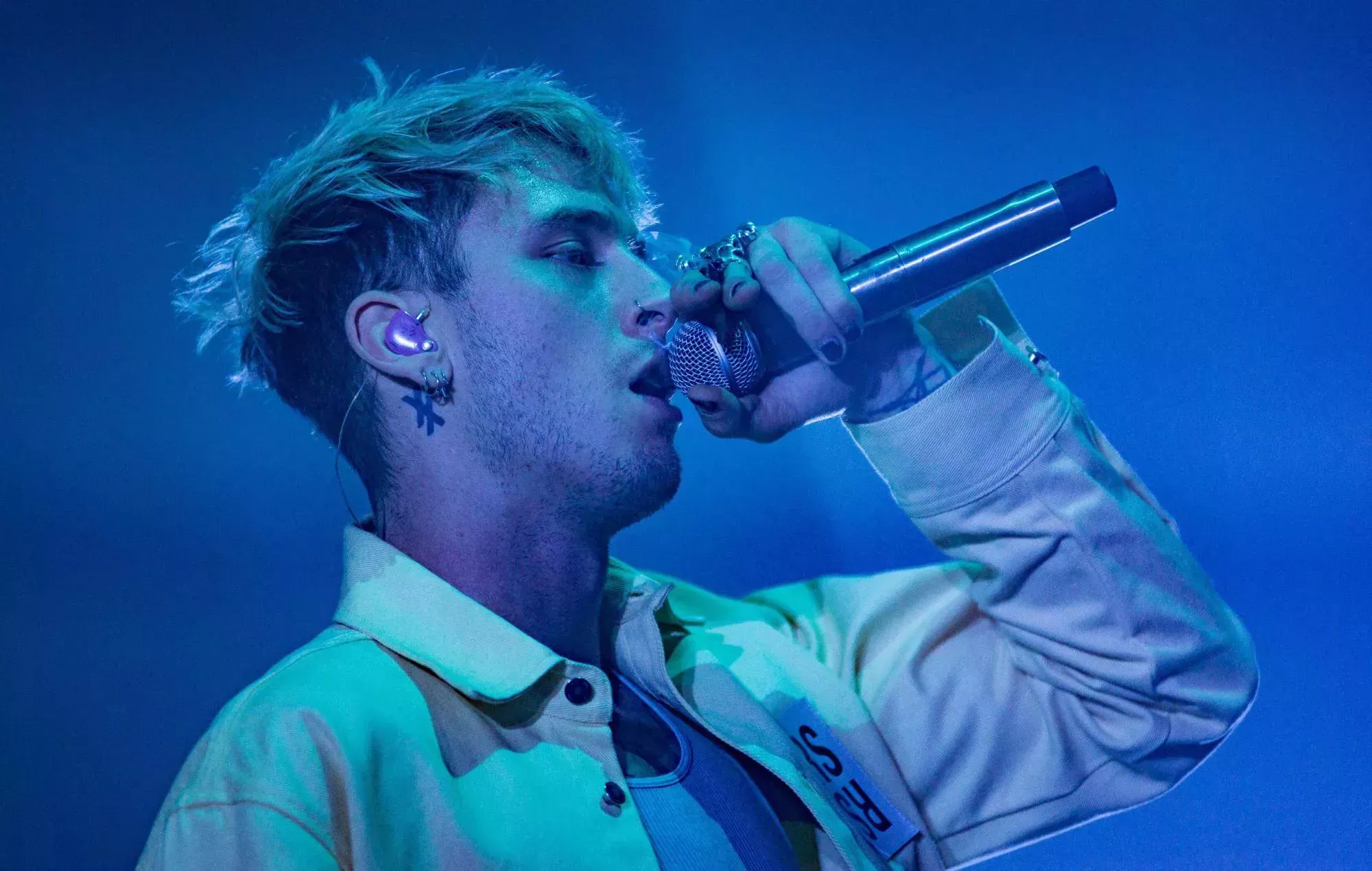 Machine Gun Kelly detalla su intento de suicidio en un nuevo documental