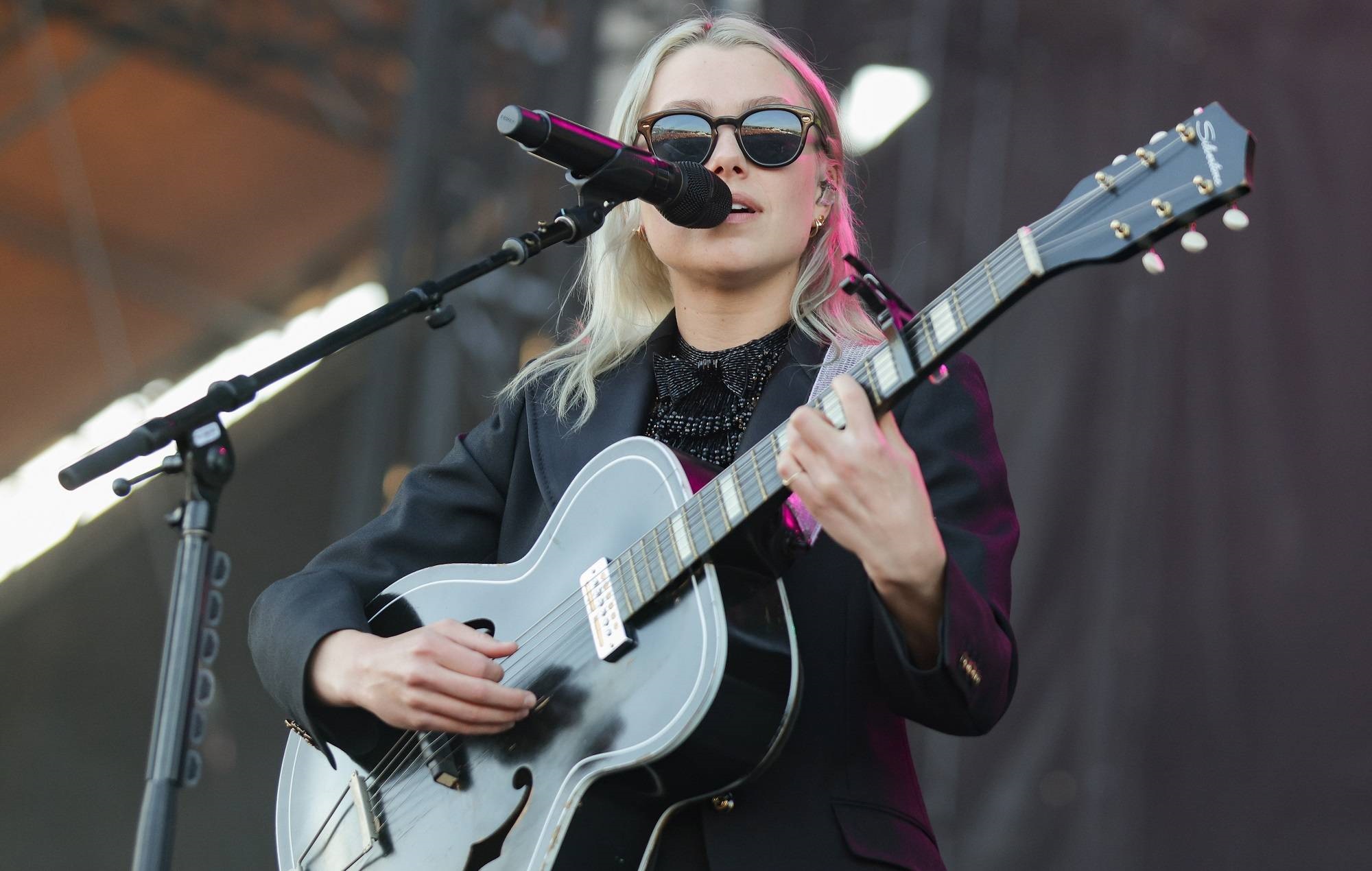 Se registran heridos y problemas con el público en el concierto de Phoebe Bridgers en Toronto