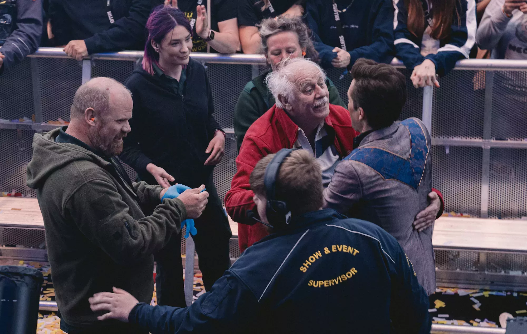 The Killers interrumpen su concierto en Manchester para atender a un anciano