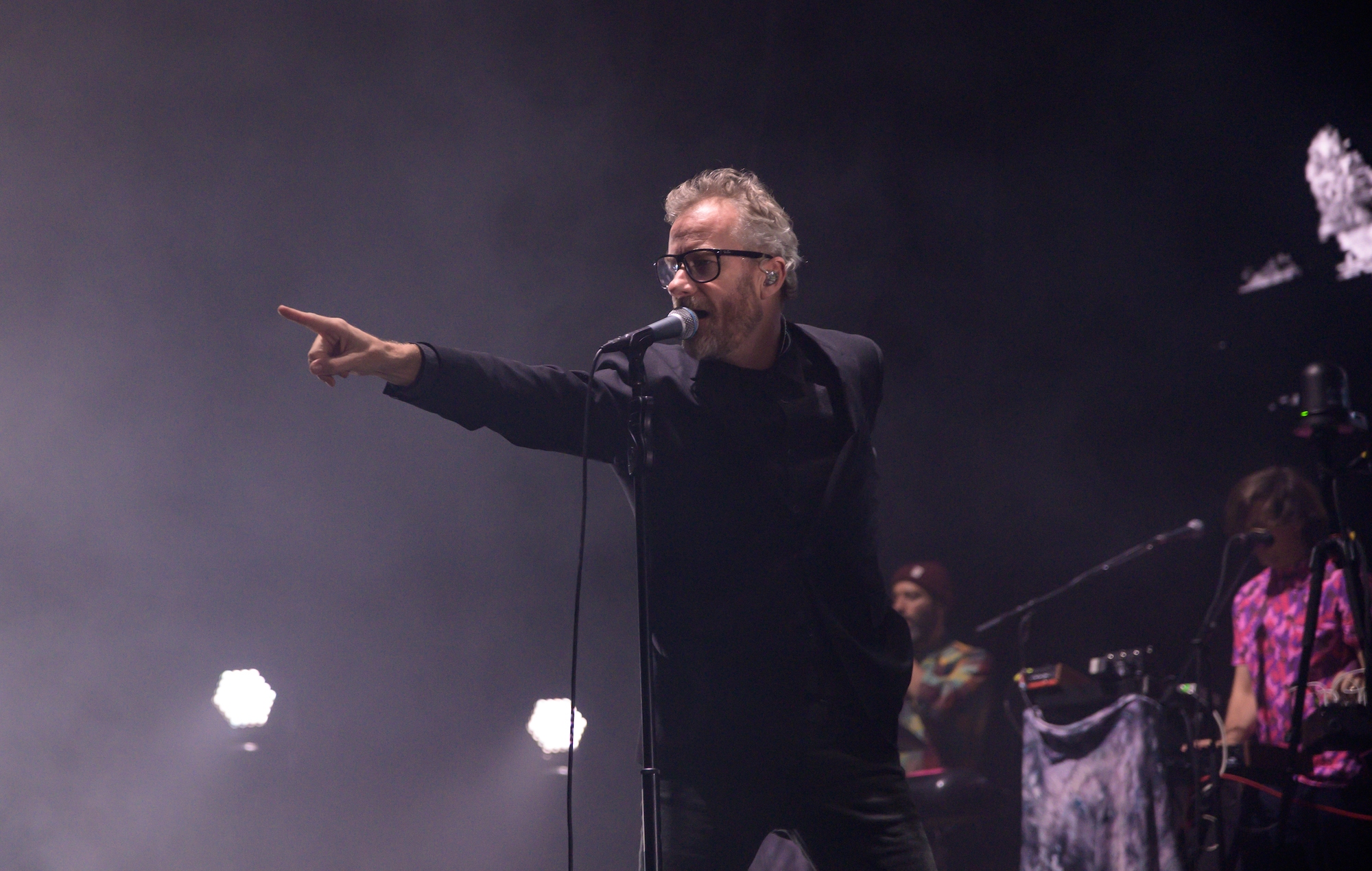 Vea cómo The National interpreta tres nuevas canciones en París