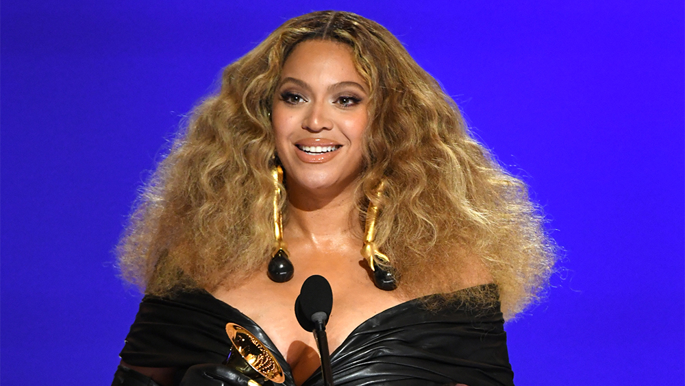

	
		Beyoncé confirma que "Renaissance" es la primera parte de un "proyecto de tres actos
	
	
