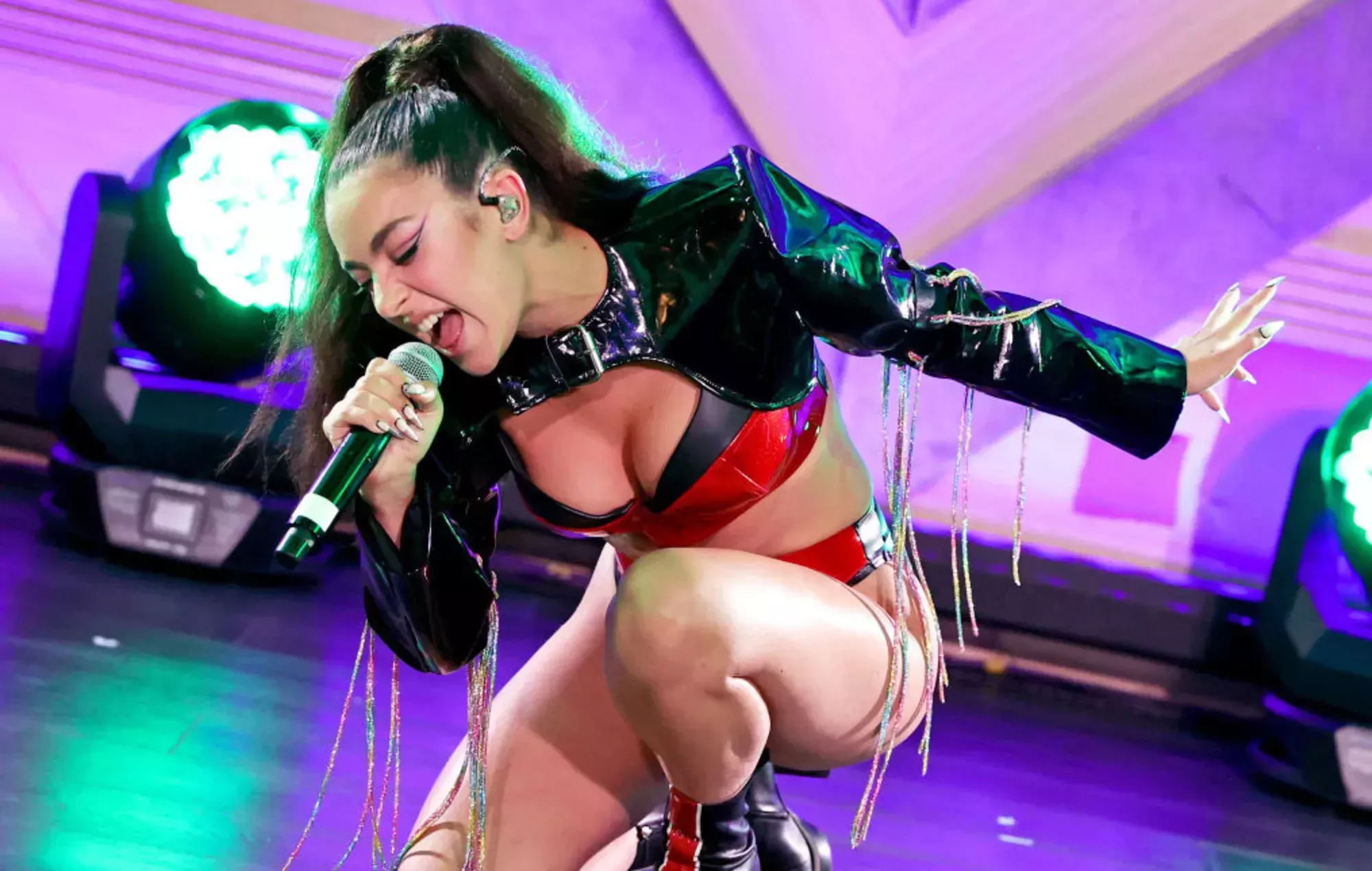 Charli XCX dará un pequeño concierto en Brighton como parte de su gira Revive Live Tour