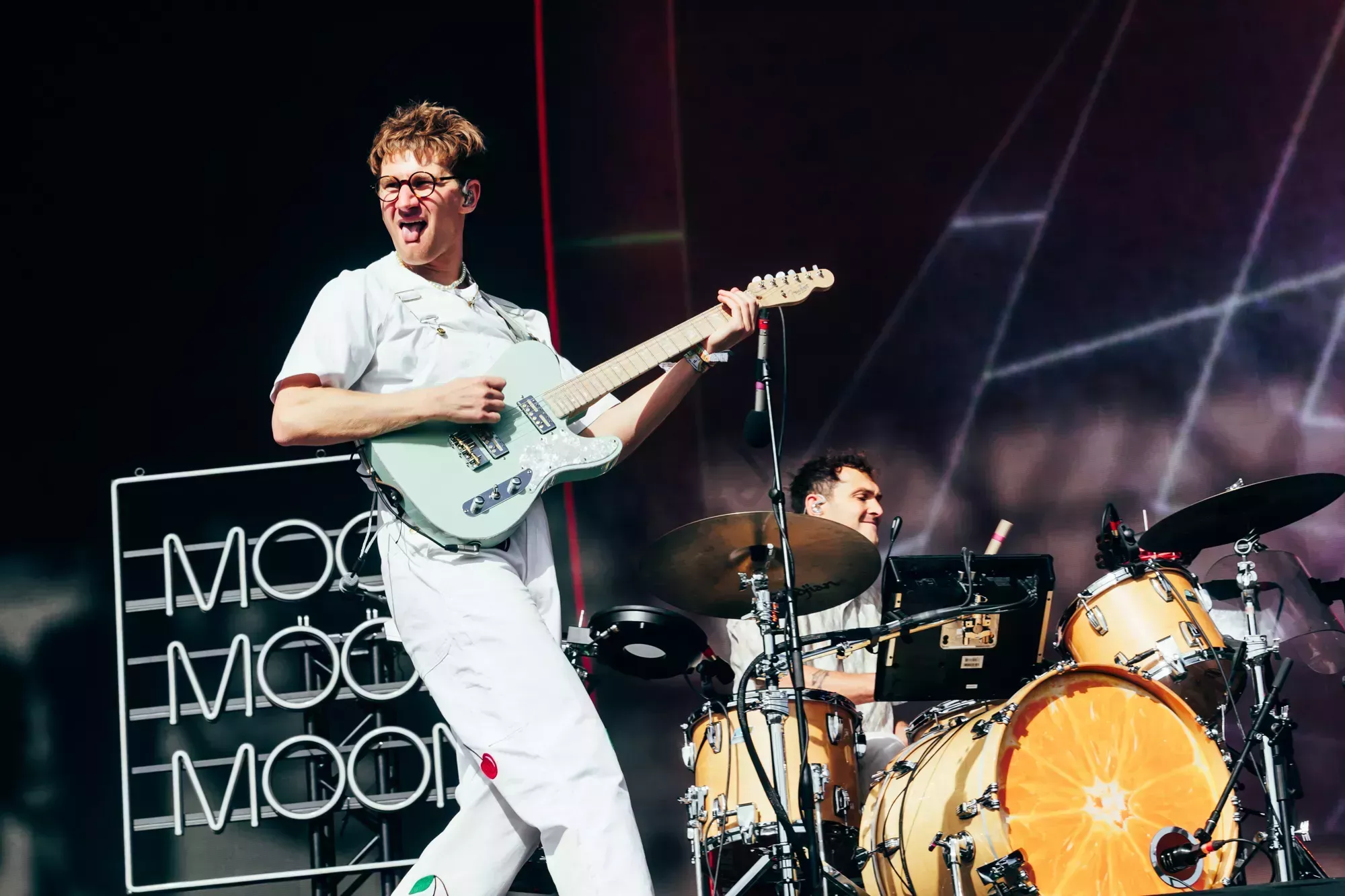 Glass Animals denuncia a British Airways por perder su equipo de música
