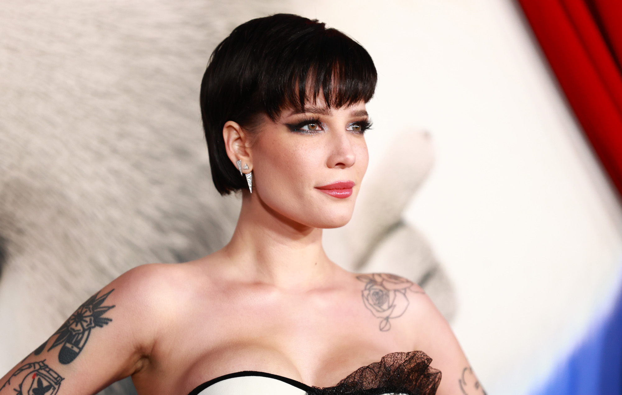Halsey se sincera sobre su postura a favor del aborto: "Mi aborto me salvó la vida y dio paso a que mi hijo tuviera la suya"
