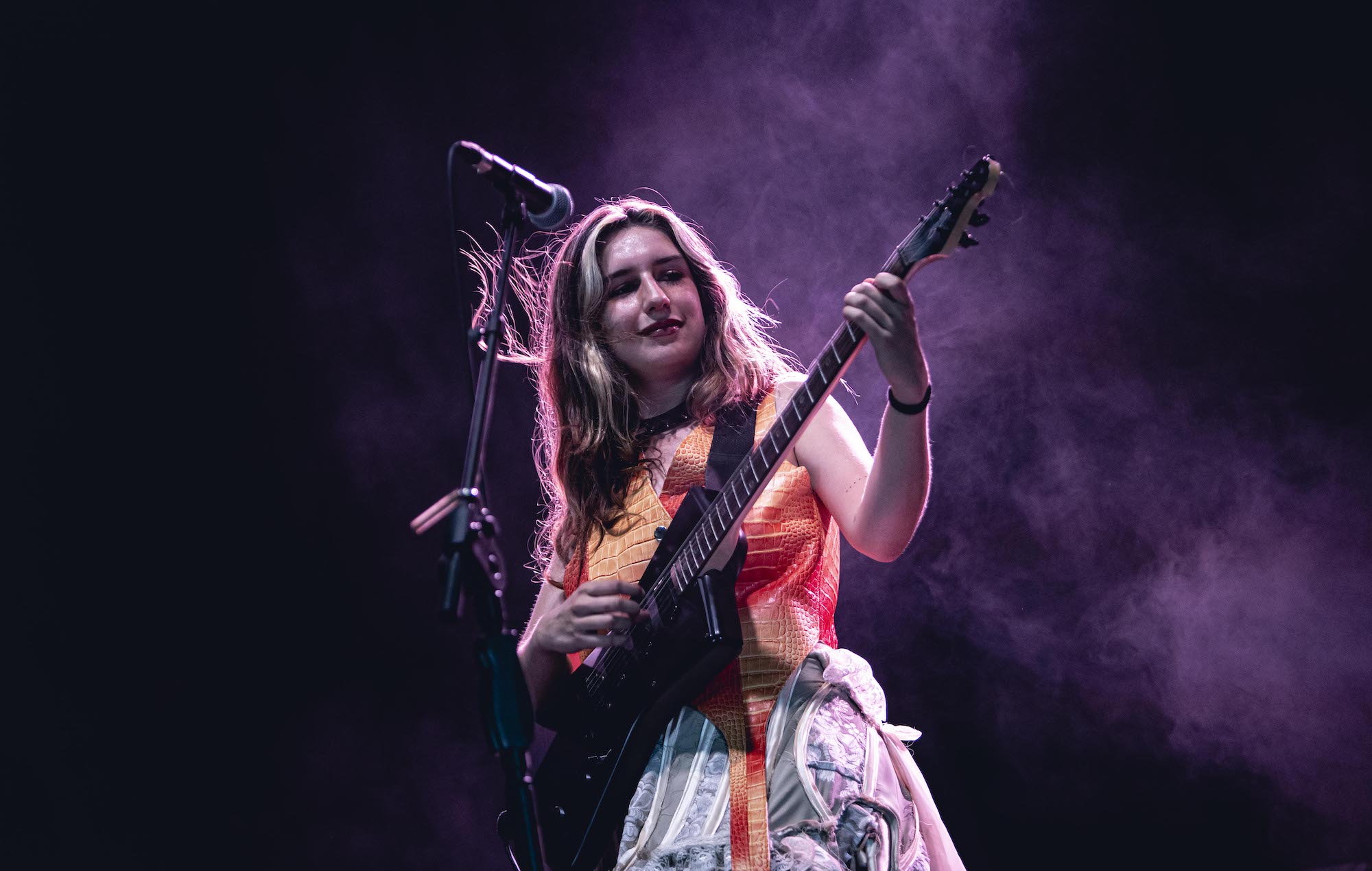 Irenegarry habla de su próximo EP 'Mandona' y de su nuevo single 'Contéstame a La Historia'