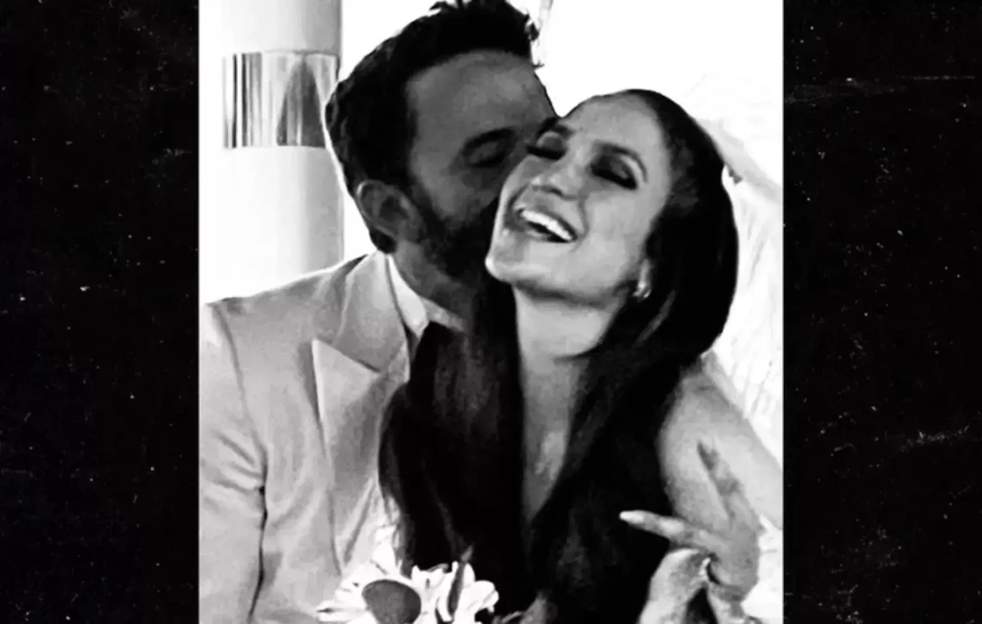 Jennifer López y Ben Affleck se habrían casado en Las Vegas