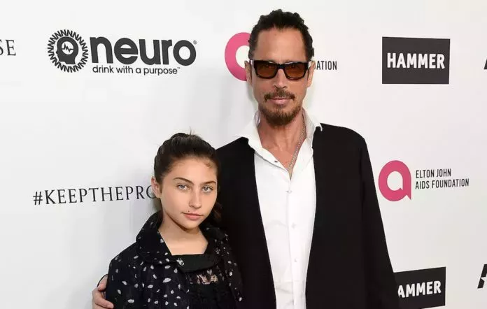 La hija de Chris Cornell, Toni, comparte un vídeo casero íntimo con motivo de su cumpleaños