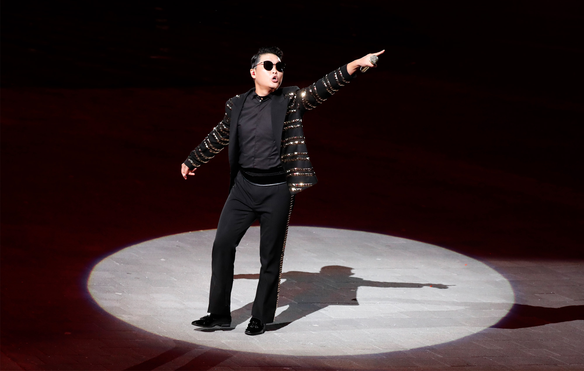 Los conciertos "Summer Swag" de Psy podrían estar siendo investigados por la transmisión de COVID-19 al público