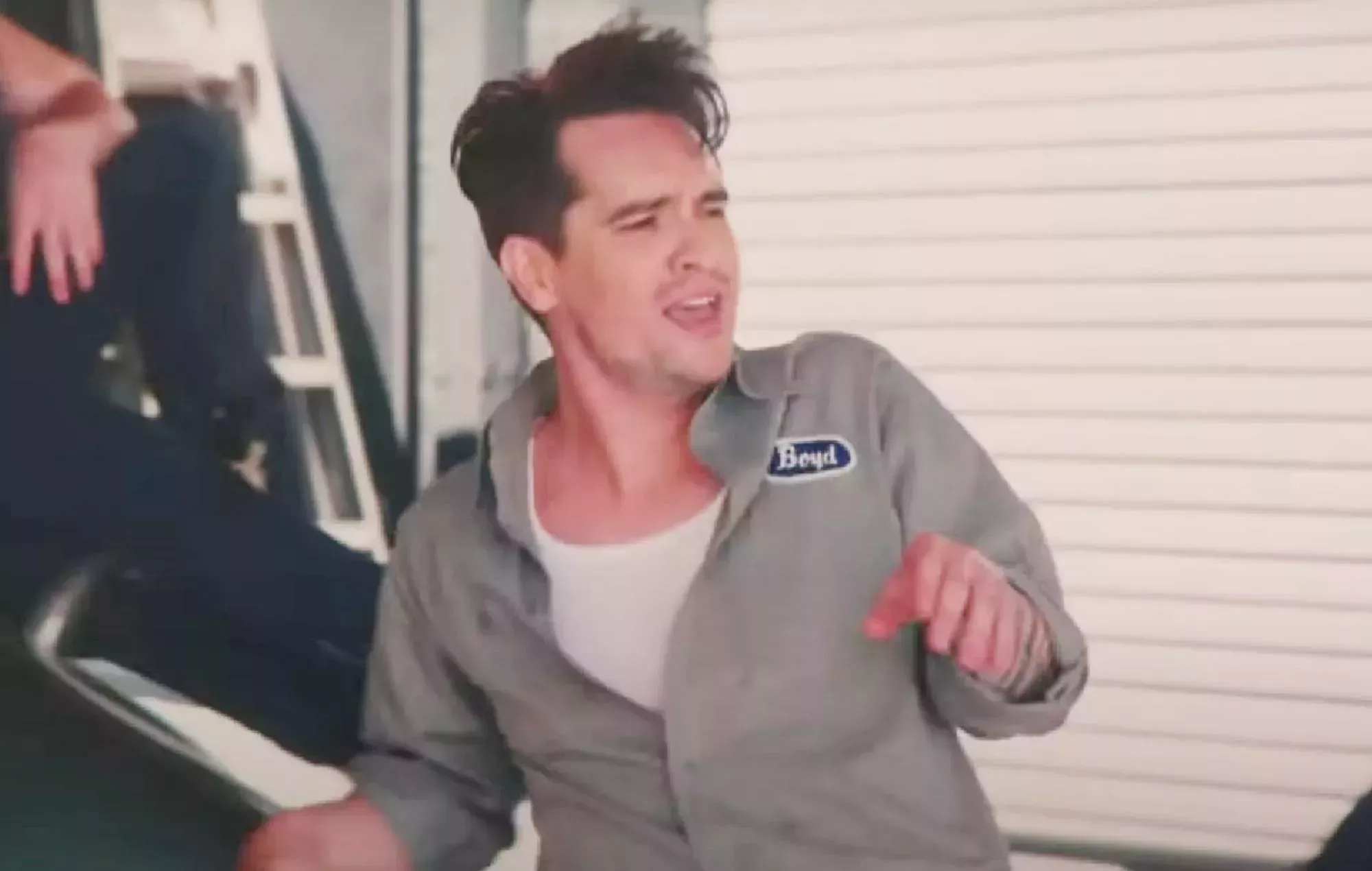 ¡Mira a Panic! At The Disco canalizan 'Grease' en el vídeo de su nuevo single 'Middle Of A Breakup'