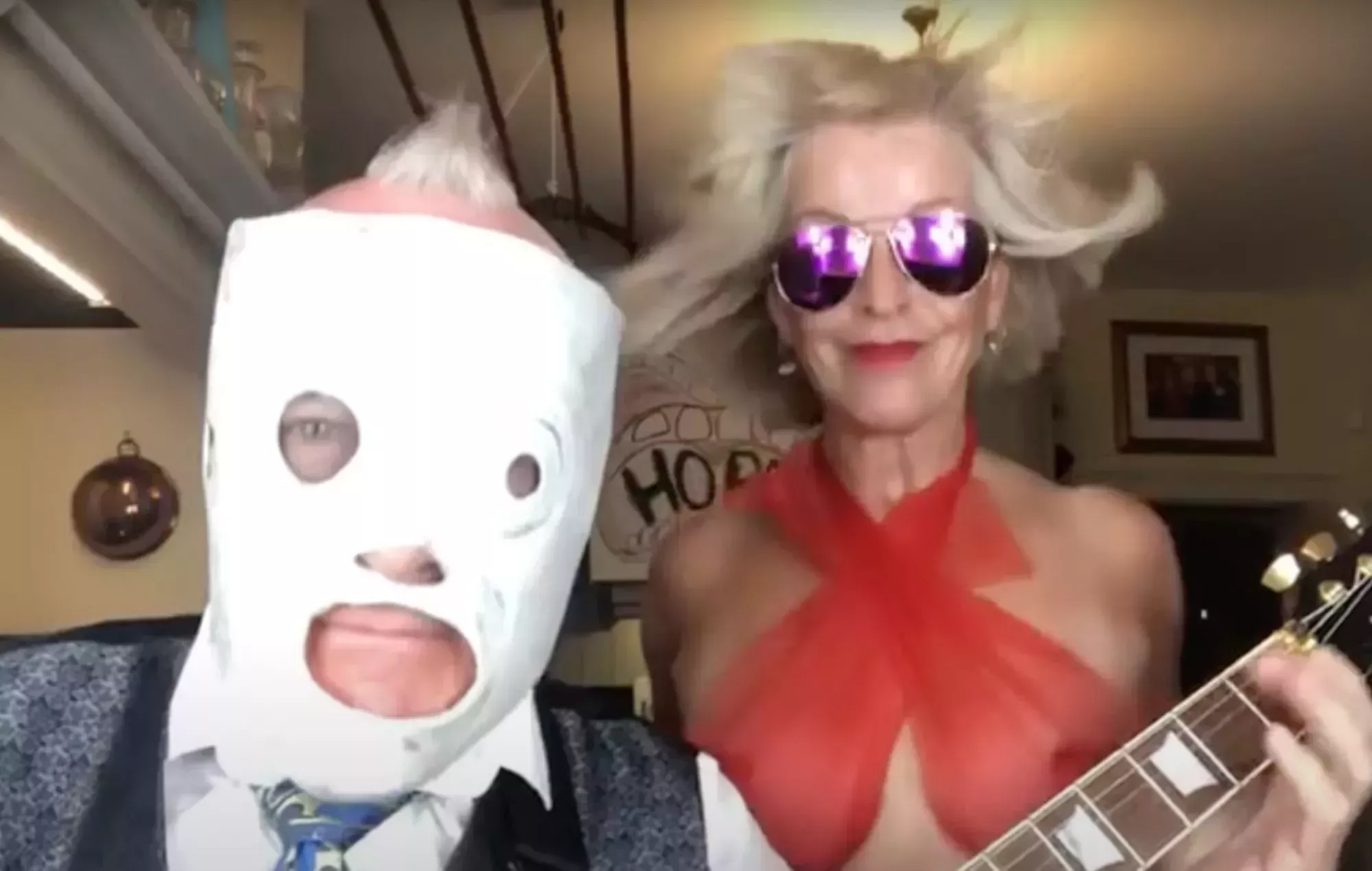 Mira cómo Toyah Willcox y Robert Fripp versionan 'Psychosocial' de Slipknot