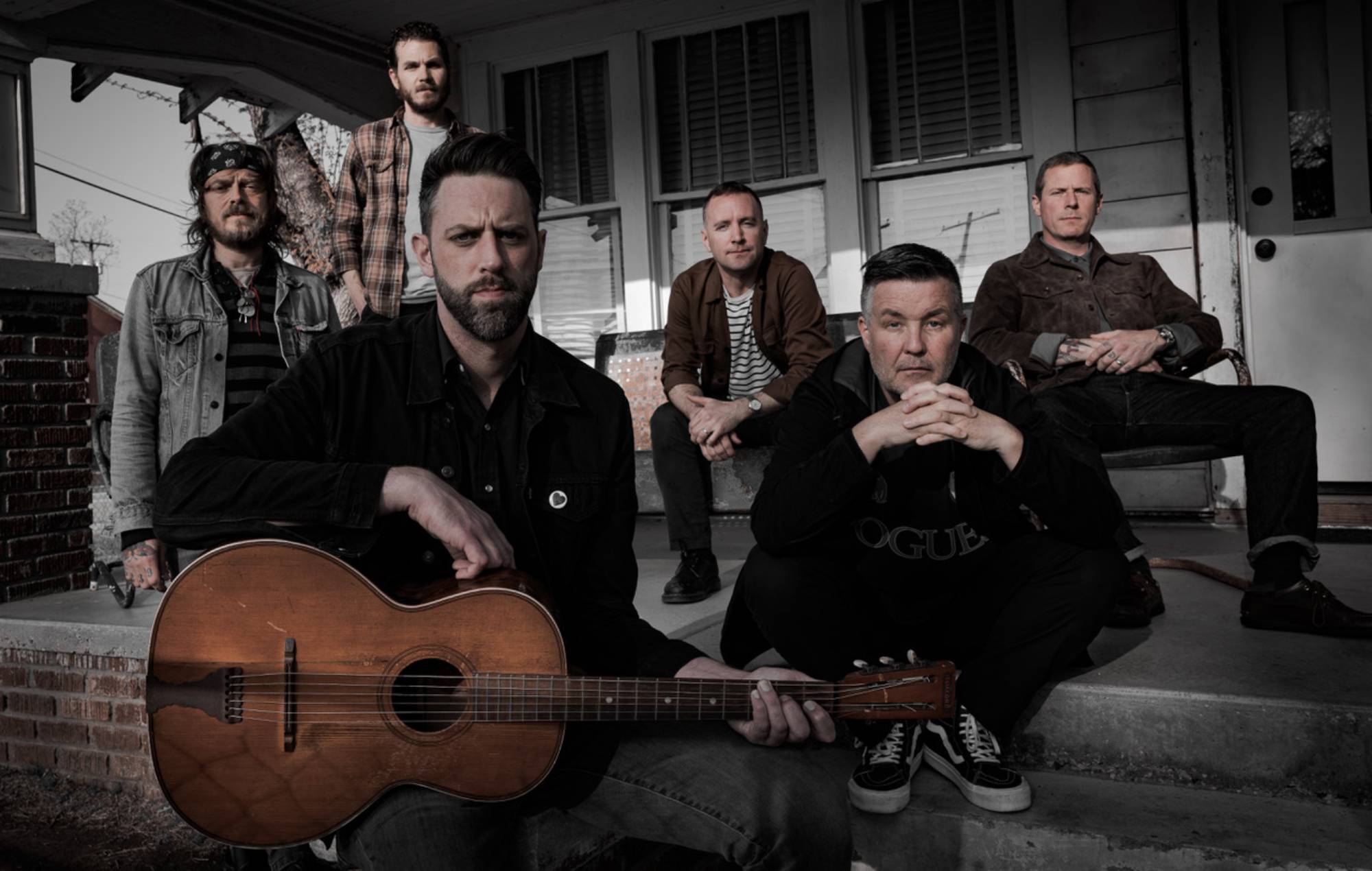 Mira el vídeo del nuevo single de Dropkick Murphy 'Two 6's Upside Down'