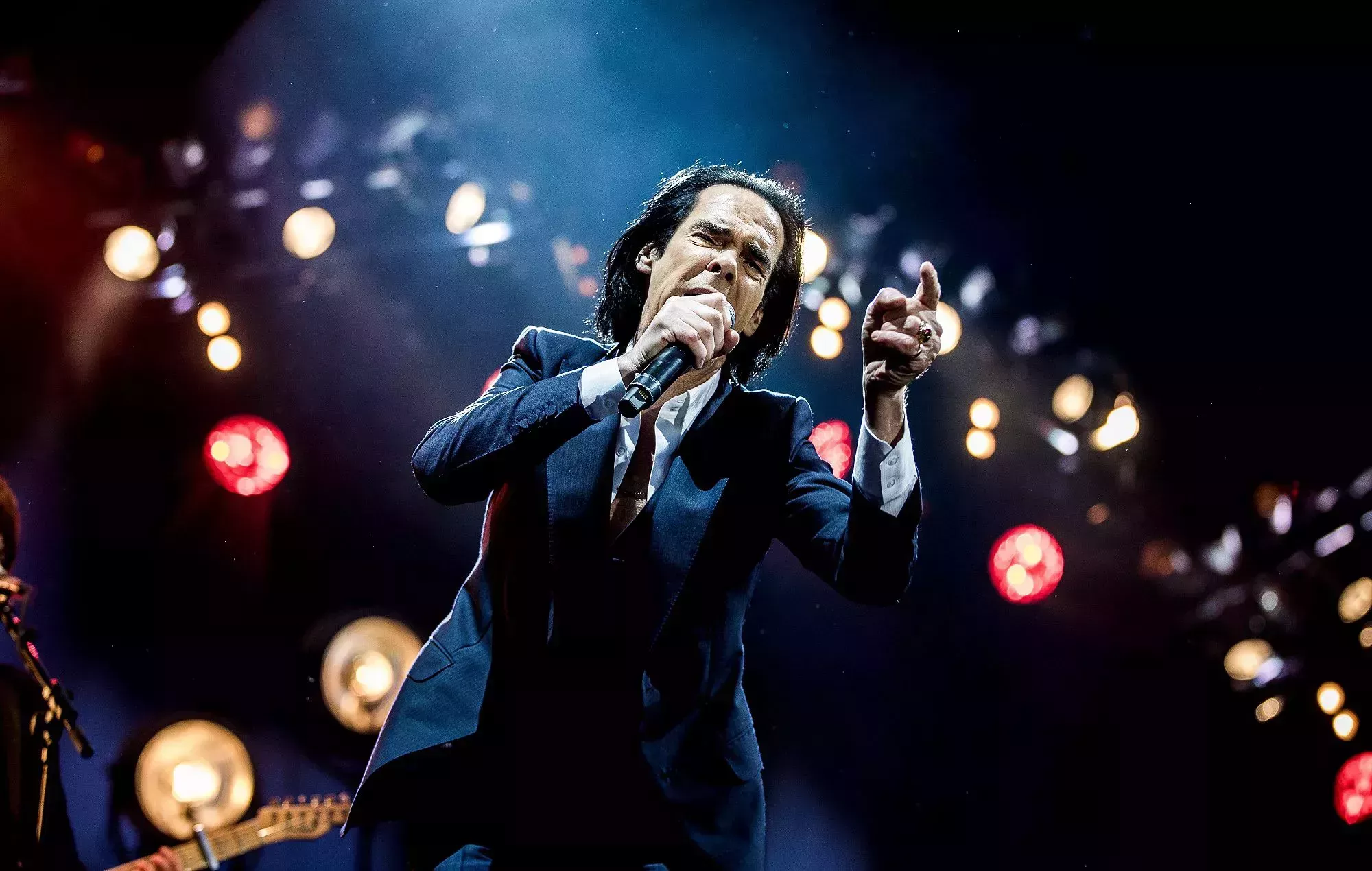 Nick Cave dice que los padres de la concursante de 'Love Island' le ayudaron a superar la tragedia de la muerte de su hijo