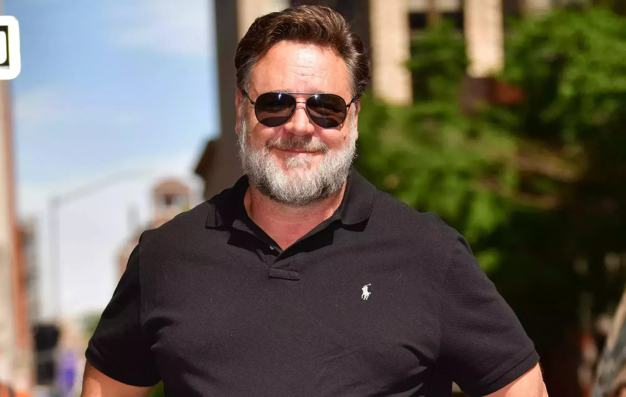 Russell Crowe rinde homenaje a 