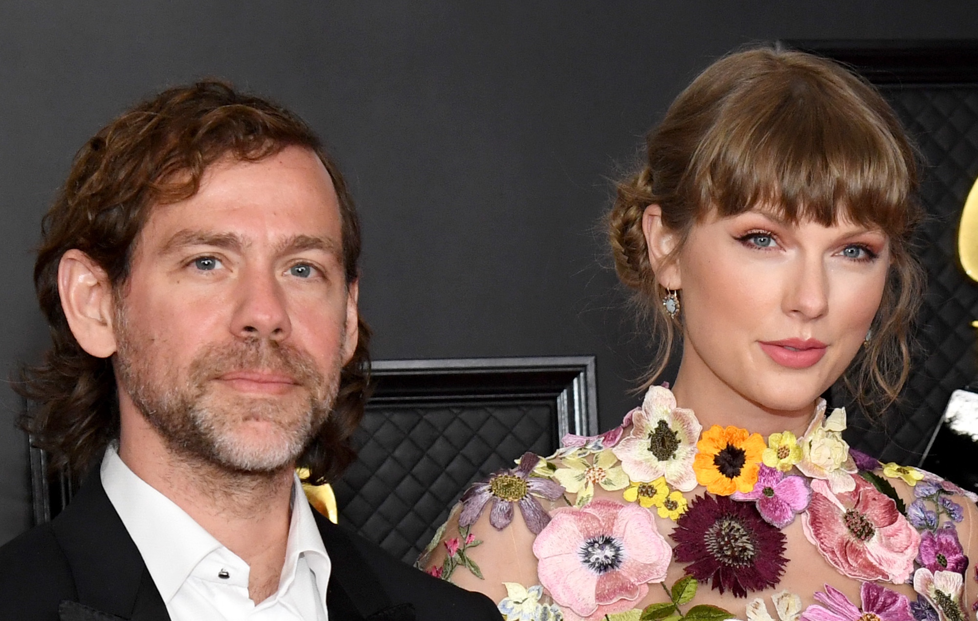 Aaron Dessner dice que "cogió un enfoque" al trabajar con Taylor Swift