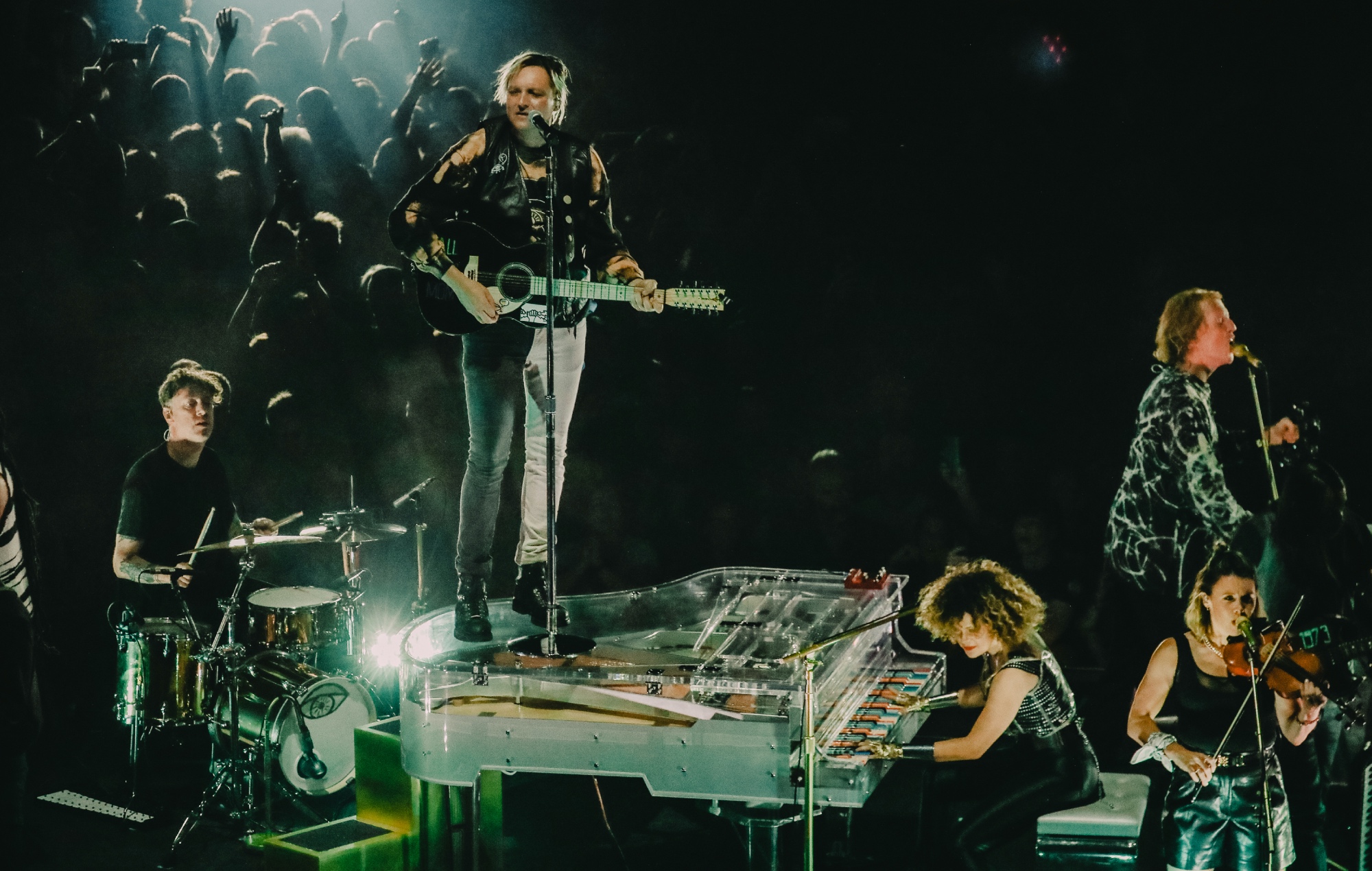 Arcade Fire inicia una gira europea a pesar de las acusaciones de mala conducta sexual de Win Butler