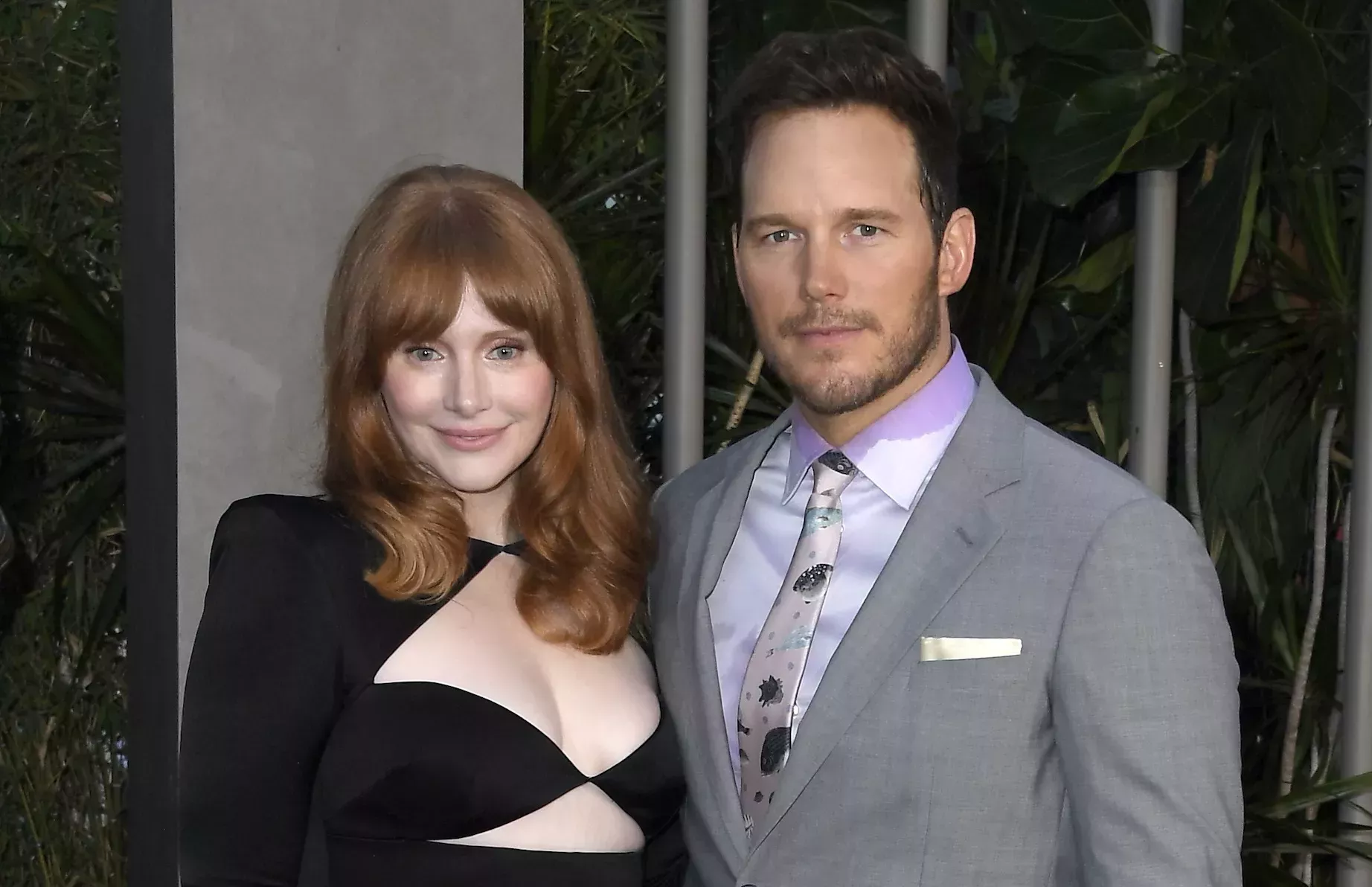 Bryce Dallas Howard dice que Chris Pratt luchó por conseguir su igualdad salarial en la trilogía de 'Jurassic World'
