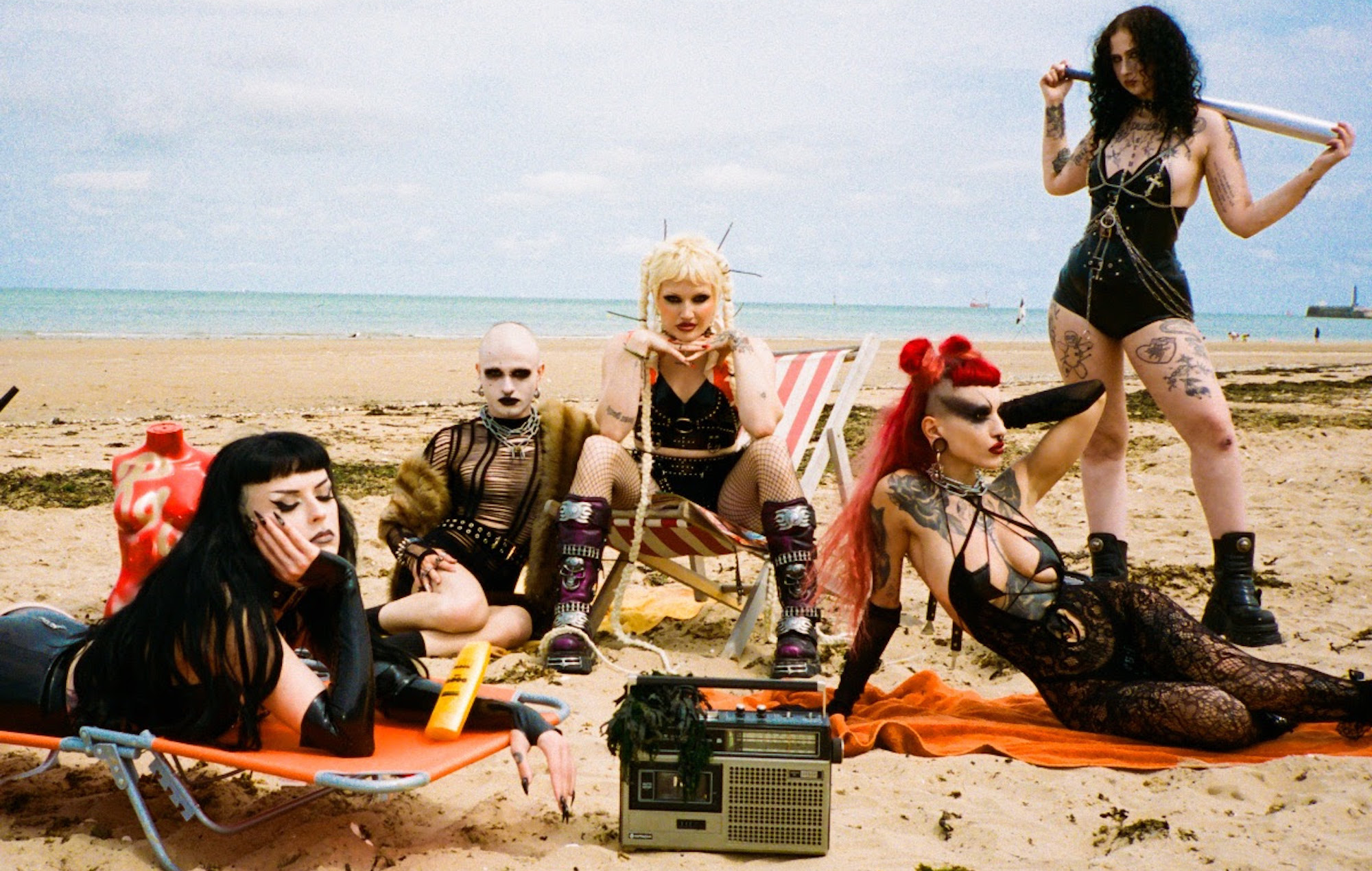 Cassyette se va a la playa en el nuevo vídeo de 'Sad Girl Summer'