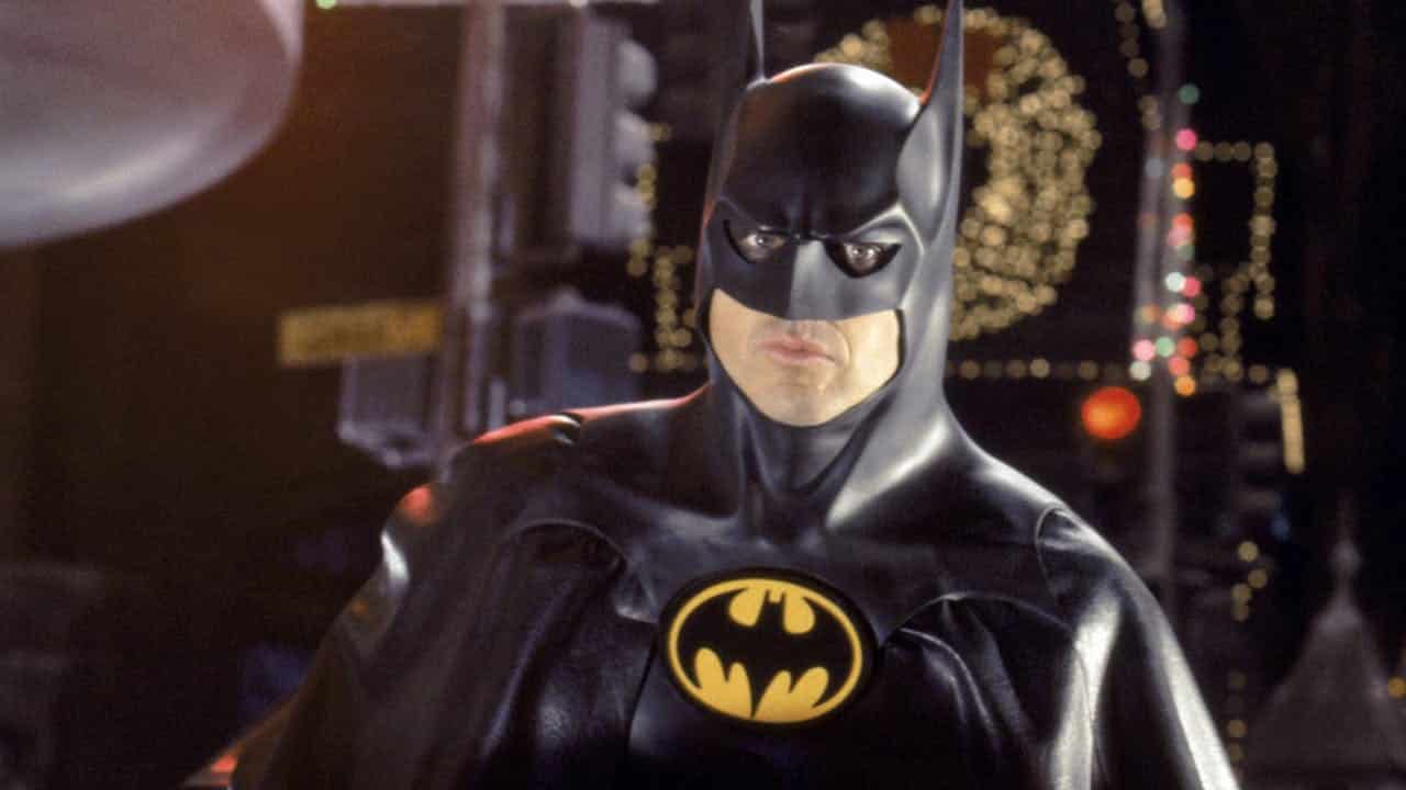 El director de Batgirl comparte una imagen del set de rodaje con Michael Keaton vestido de Batman