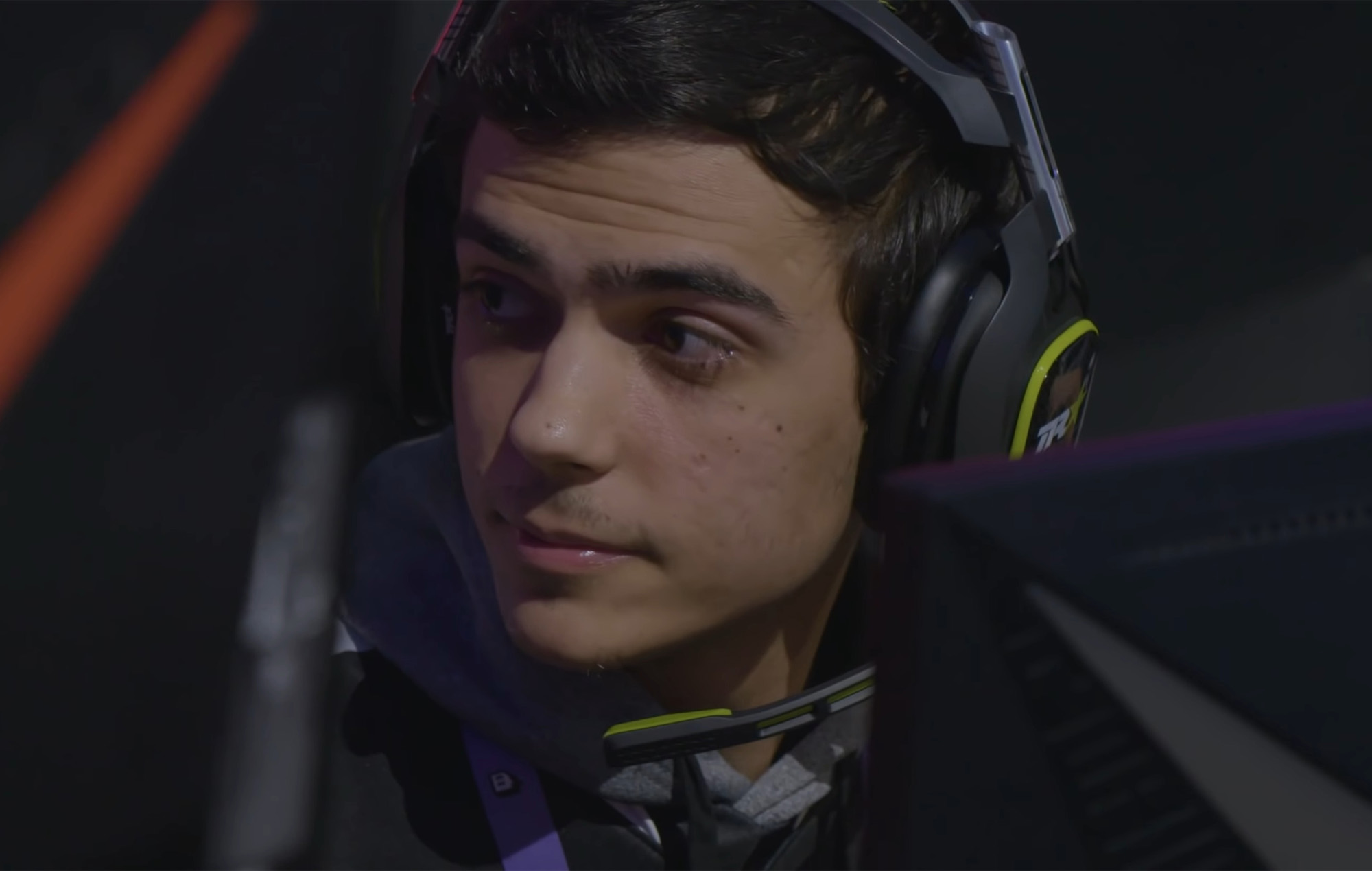 El jugador profesional de 'Apex Legends', ImperialHal, es golpeado mientras transmite.