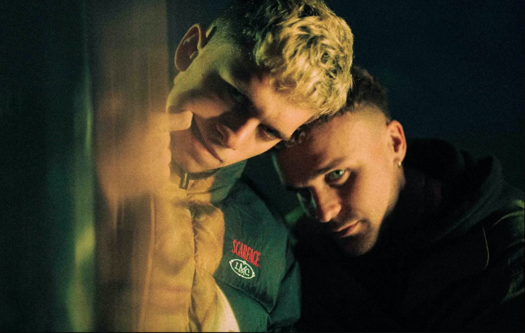 Escucha el nuevo single de Sad Night Dynamite 'What Does That Make Me?