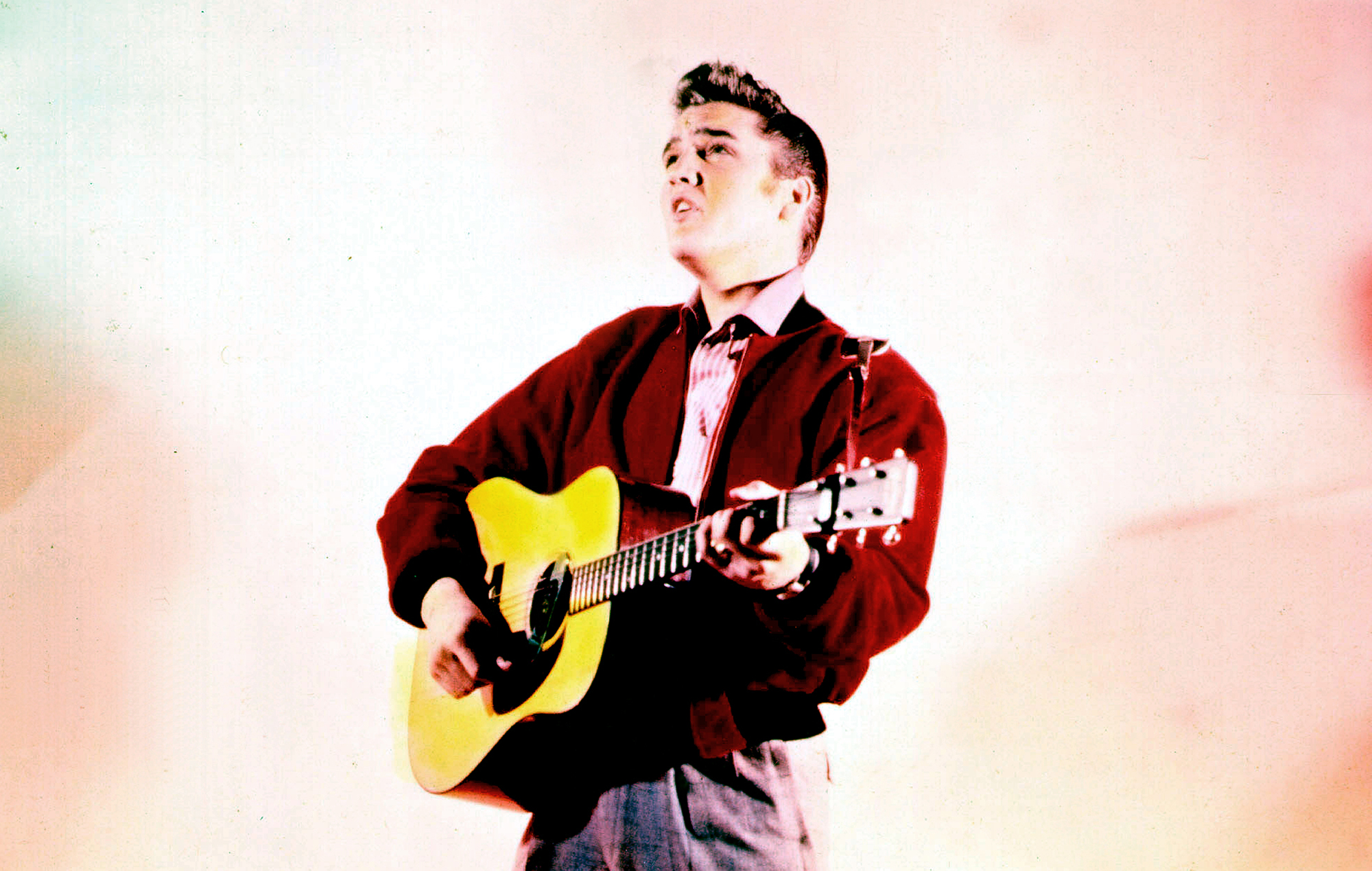 Fender afirma que cada vez hay más gente que aprende canciones de Elvis Presley con la guitarra tras la película biográfica