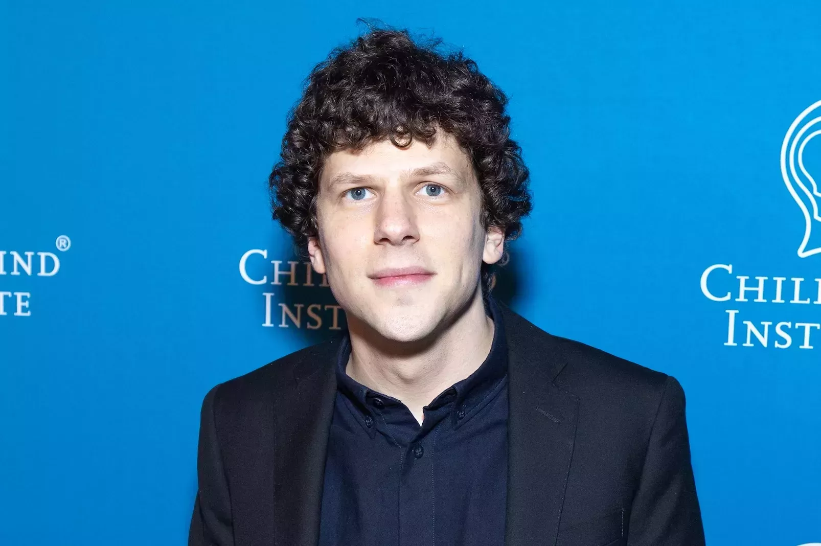Jesse Eisenberg bromea con un papel de Sasquatch sin diálogos:
