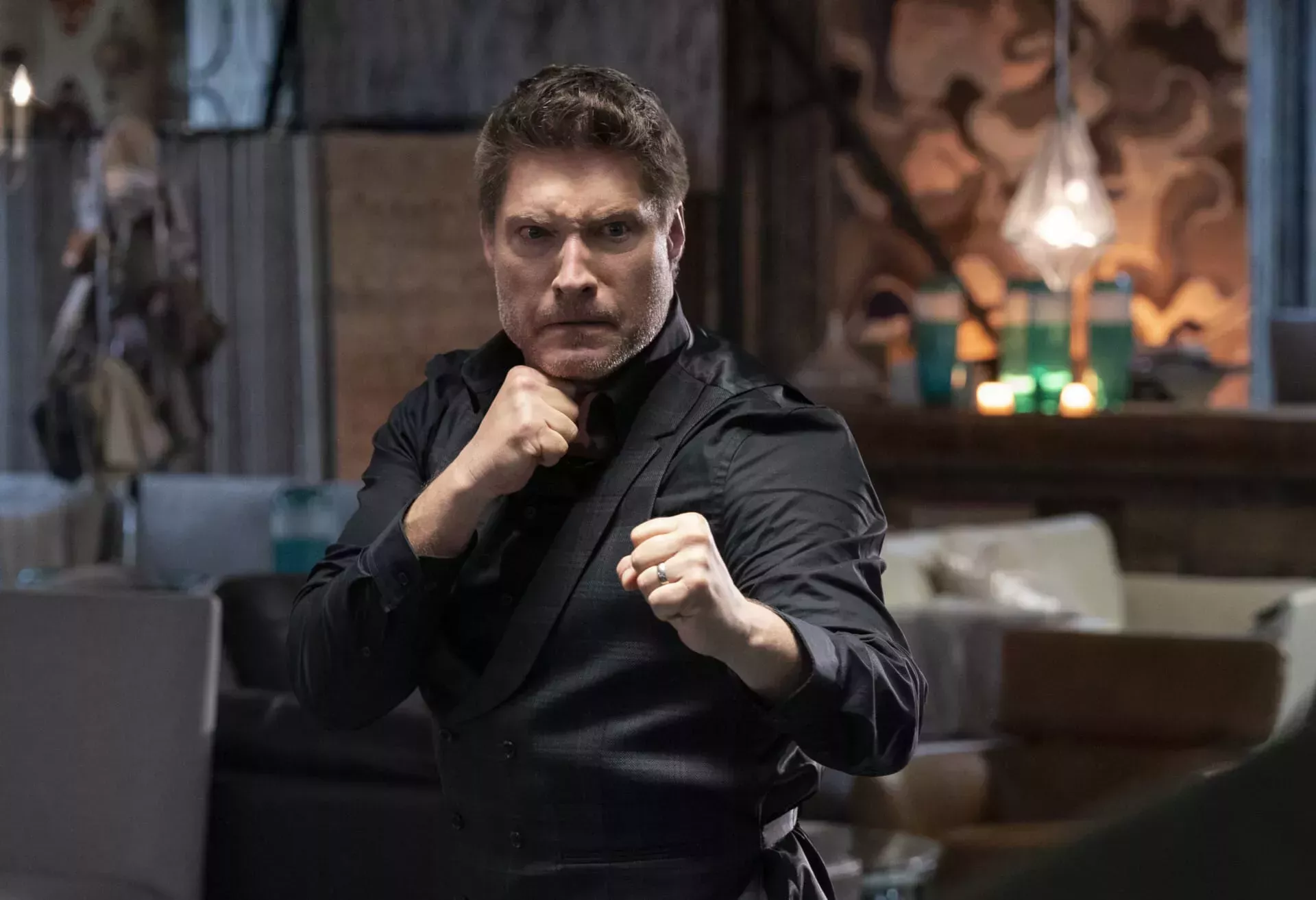 La quinta temporada de Cobra Kai revela su villano más aterrador en nuevas imágenes