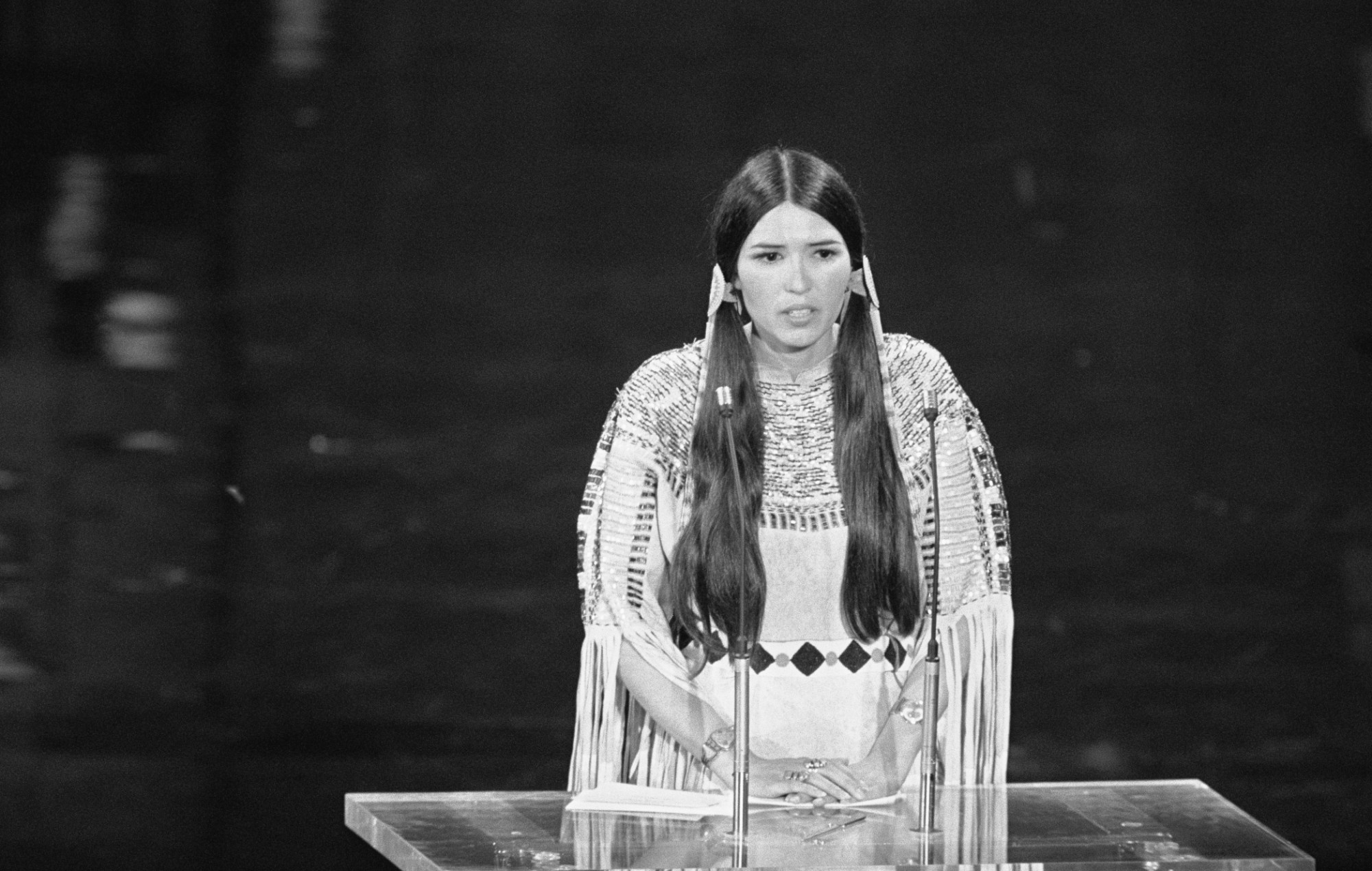 Los Oscar se disculpan con Sacheen Littlefeather y dicen que la respuesta a su discurso de 1973 fue "injustificada"