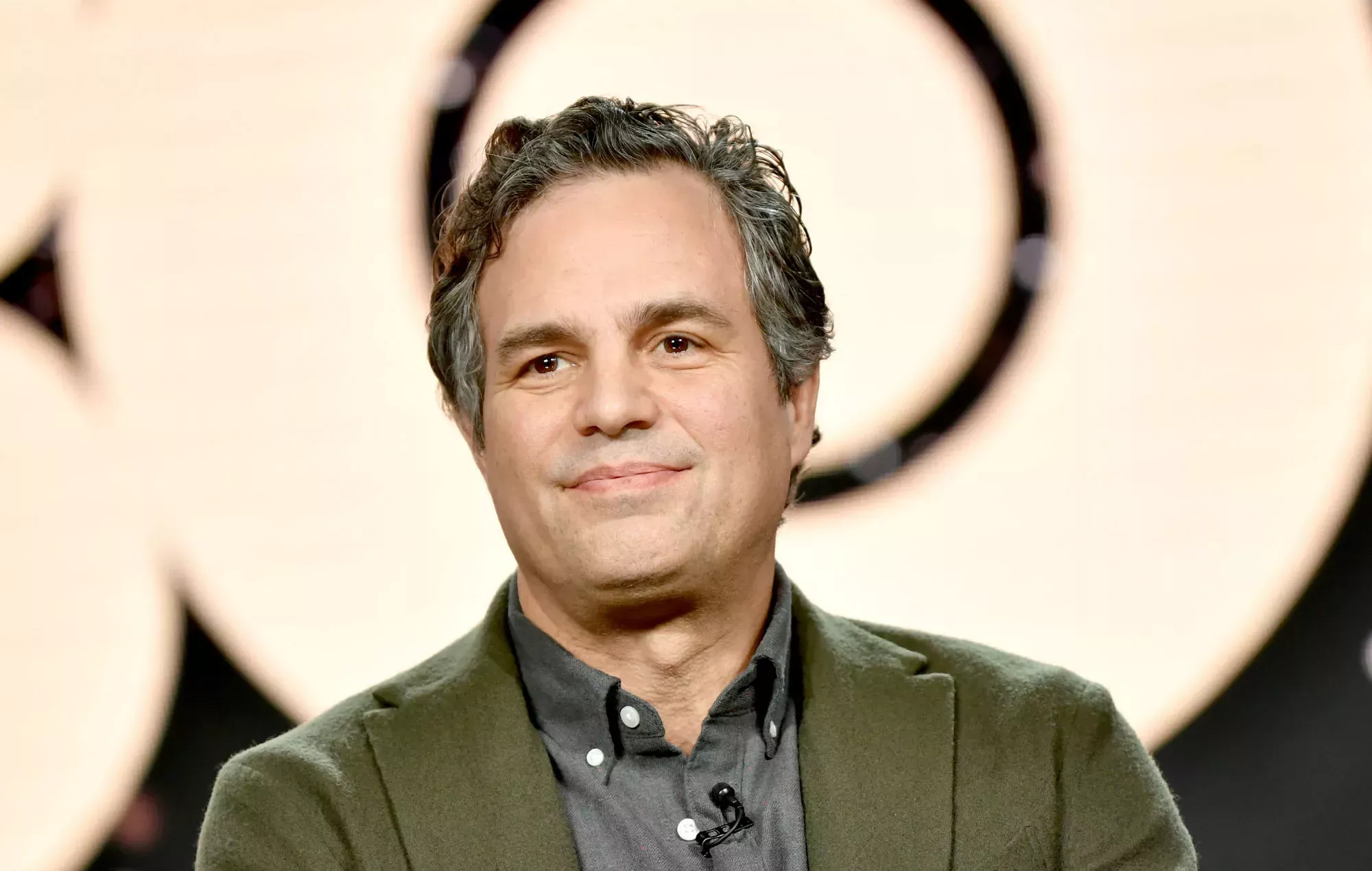 Mark Ruffalo defiende a Marvel y llama la atención a 'Star Wars' por su repetición