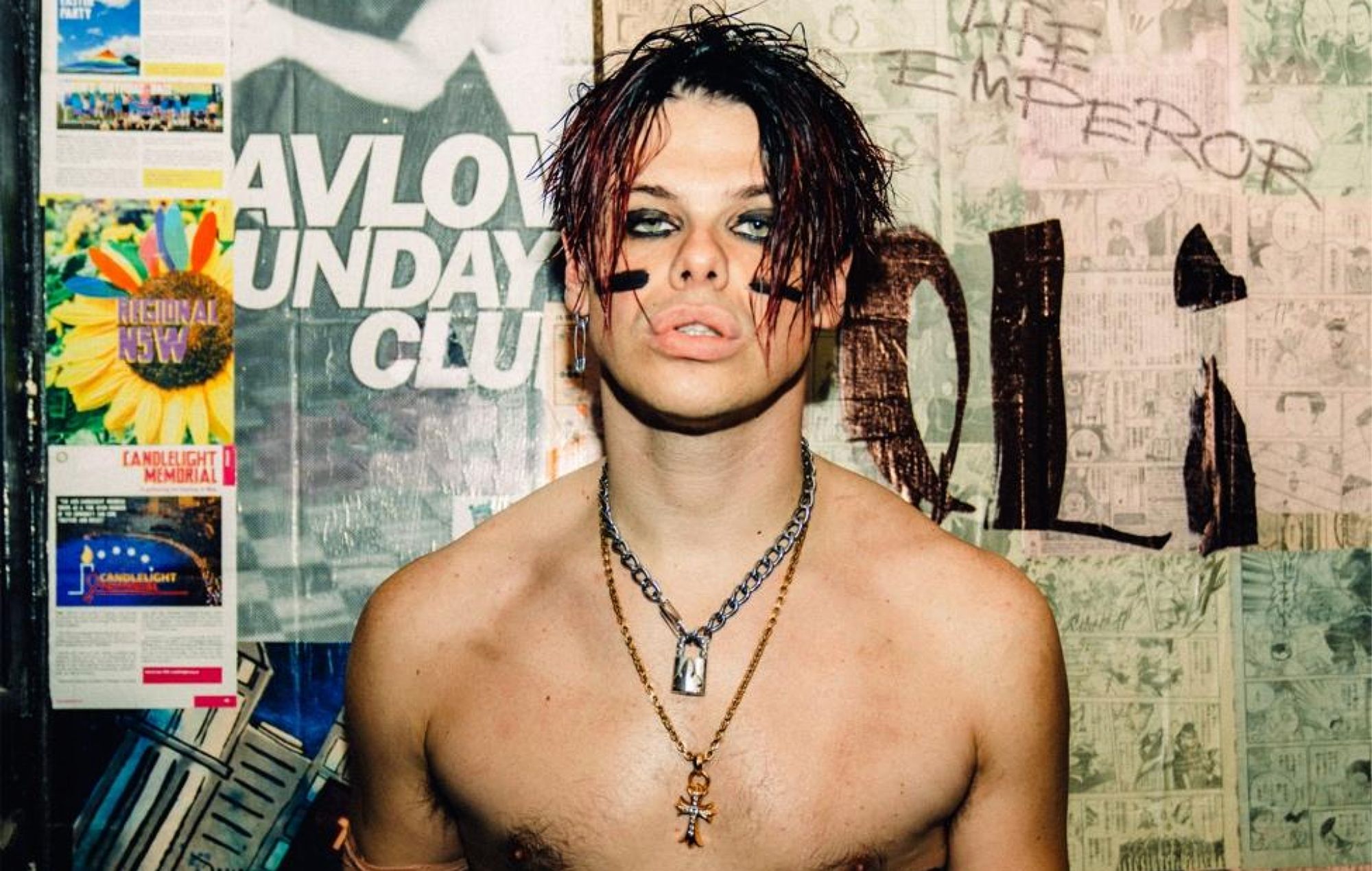 Yungblud lanza su nueva y feroz canción 'The Emperor' del próximo paquete de lujo