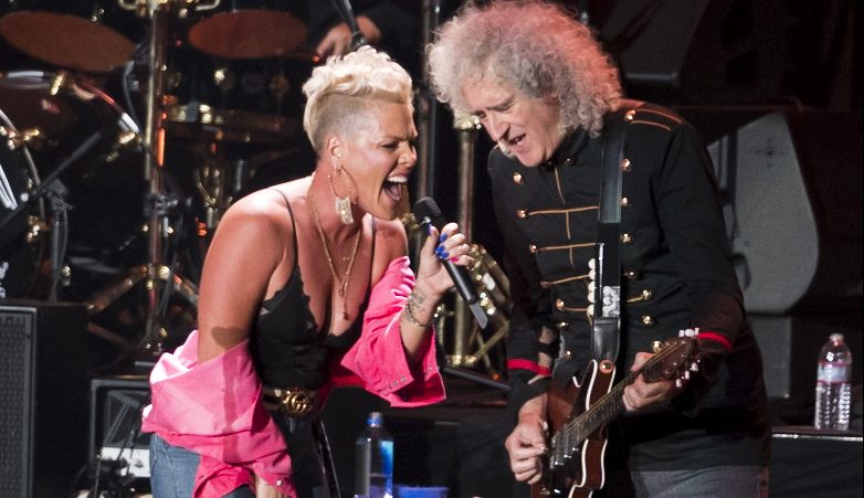 

	
		Dave Chappelle canta 'Creep', Pink rockea con Queen y más momentos memorables del concierto homenaje a Taylor Hawkins en Los Ángeles
	
	