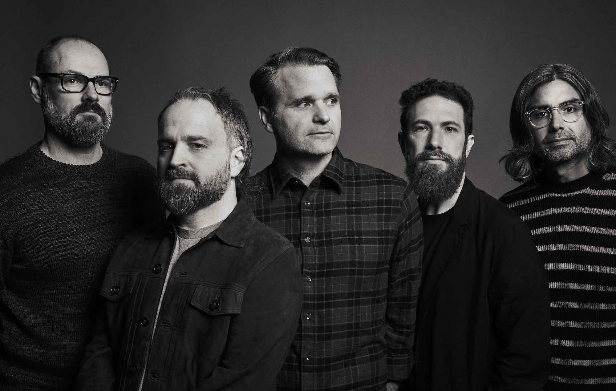 Death Cab For Cutie en su nuevo álbum 'Asphalt Meadows': "Esto se siente como una nueva banda"