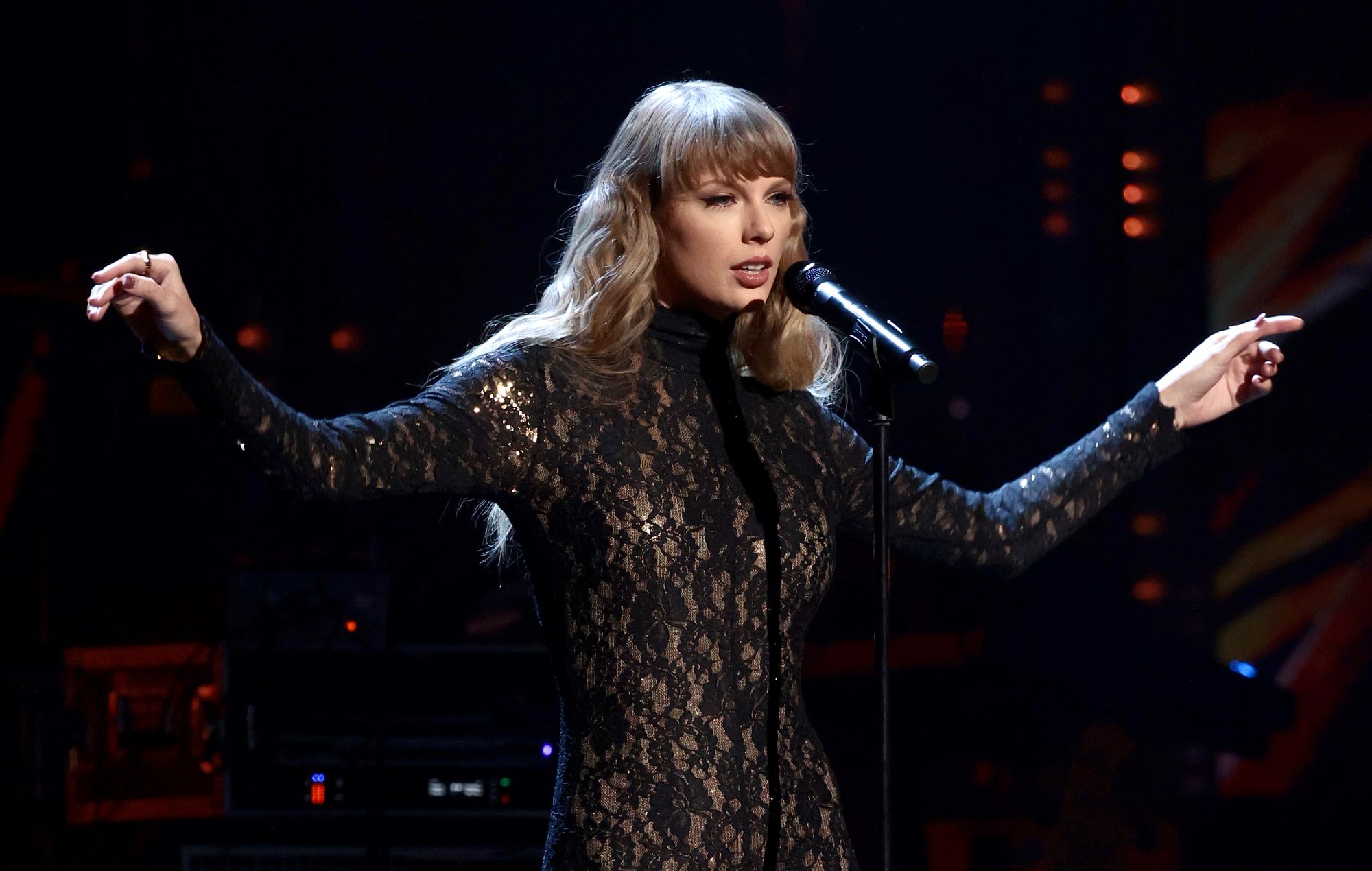 El juicio por derechos de autor de "Shake It Off" de Taylor Swift seguirá adelante al rechazar el juez el recurso