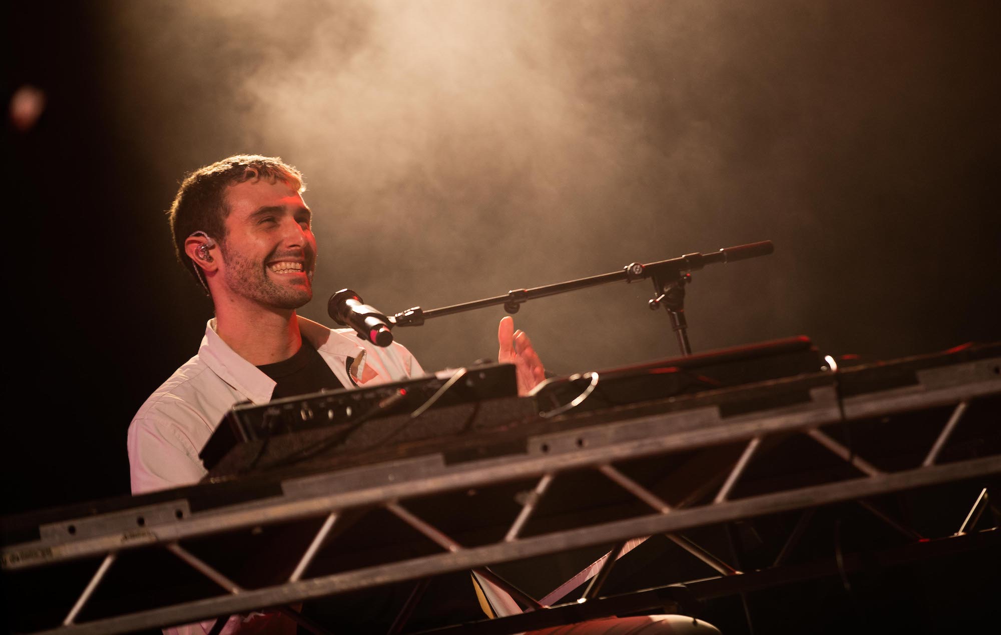 Fred de nuevo... comparte 'Bleu (better with time)' y anuncia dos conciertos más en la Brixton Academy