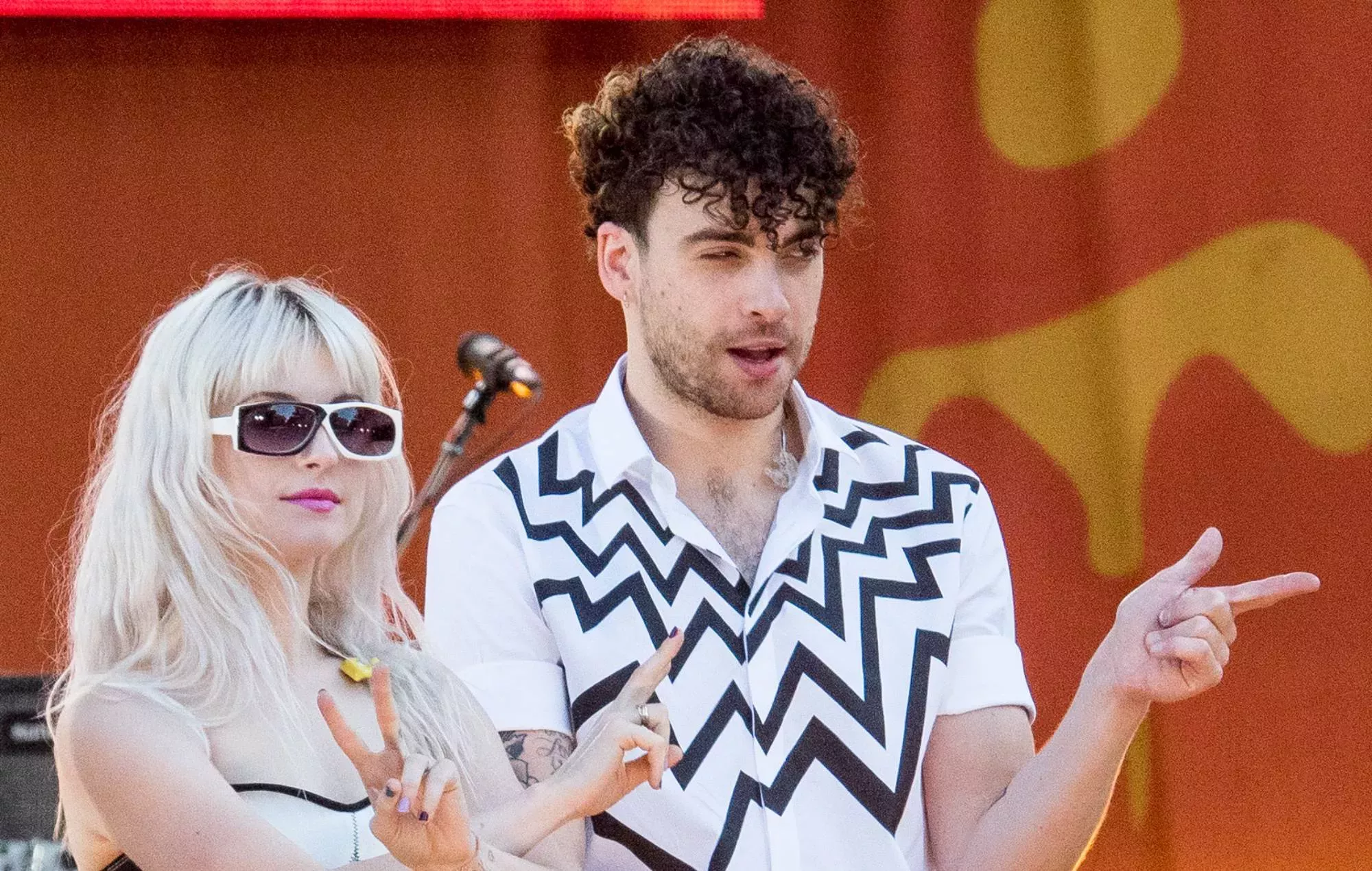 Hayley Williams de Paramore y Taylor York confirman su relación