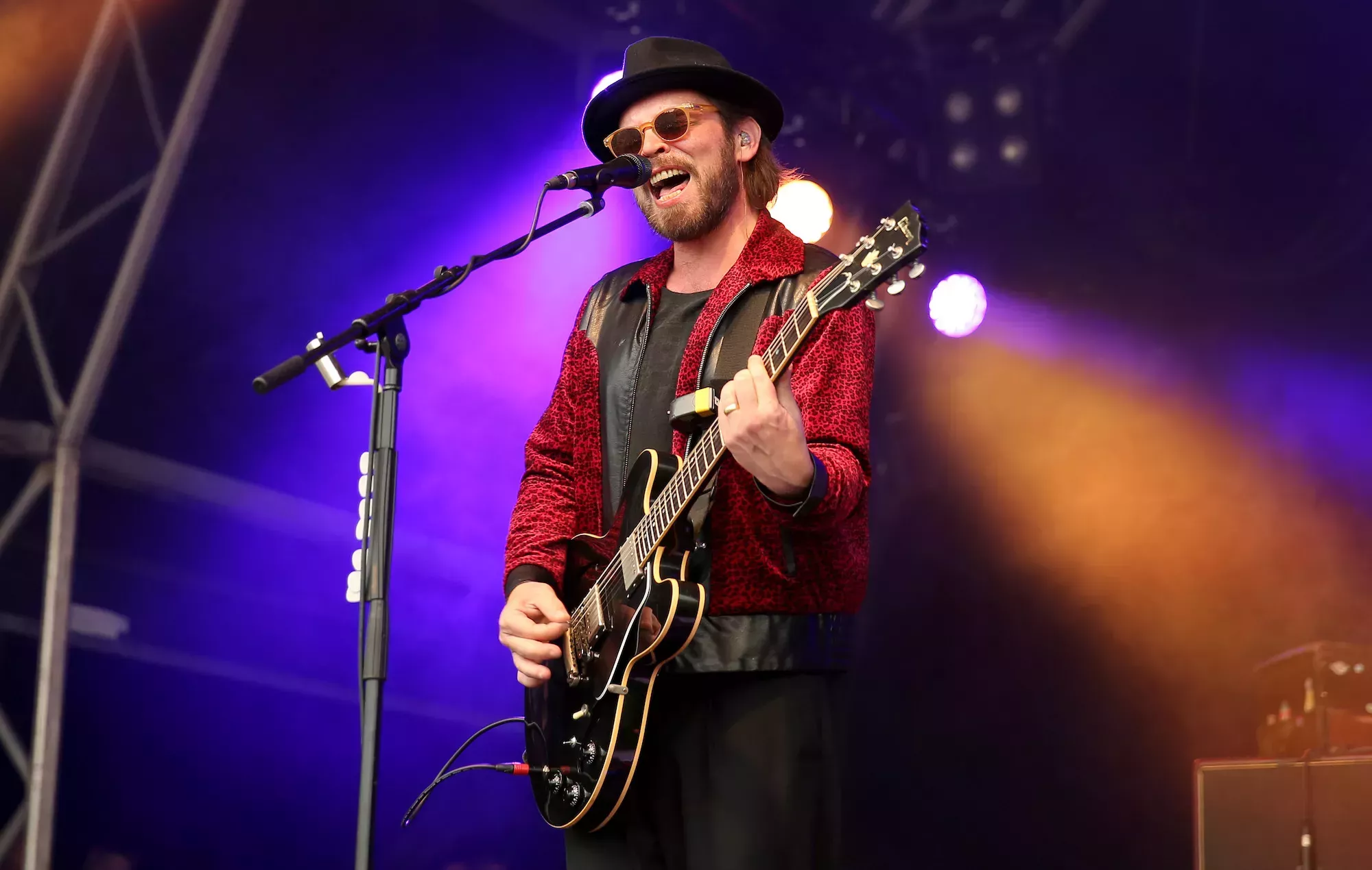 Supergrass rinde homenaje a Taylor Hawkins en Wembley: 