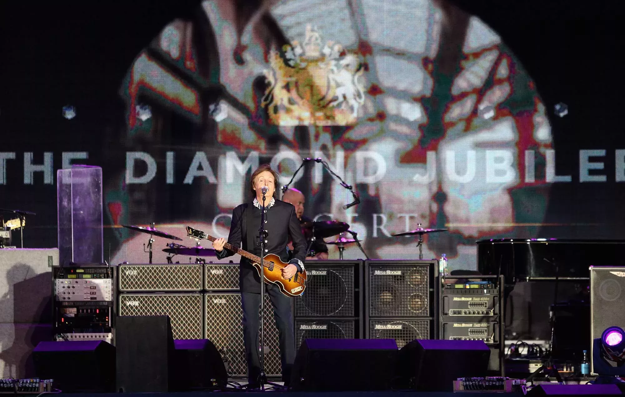 Vuelve a ver a Paul McCartney, Elton John, Robbie Williams y otros artistas en el concierto del Jubileo de Diamante de la Reina