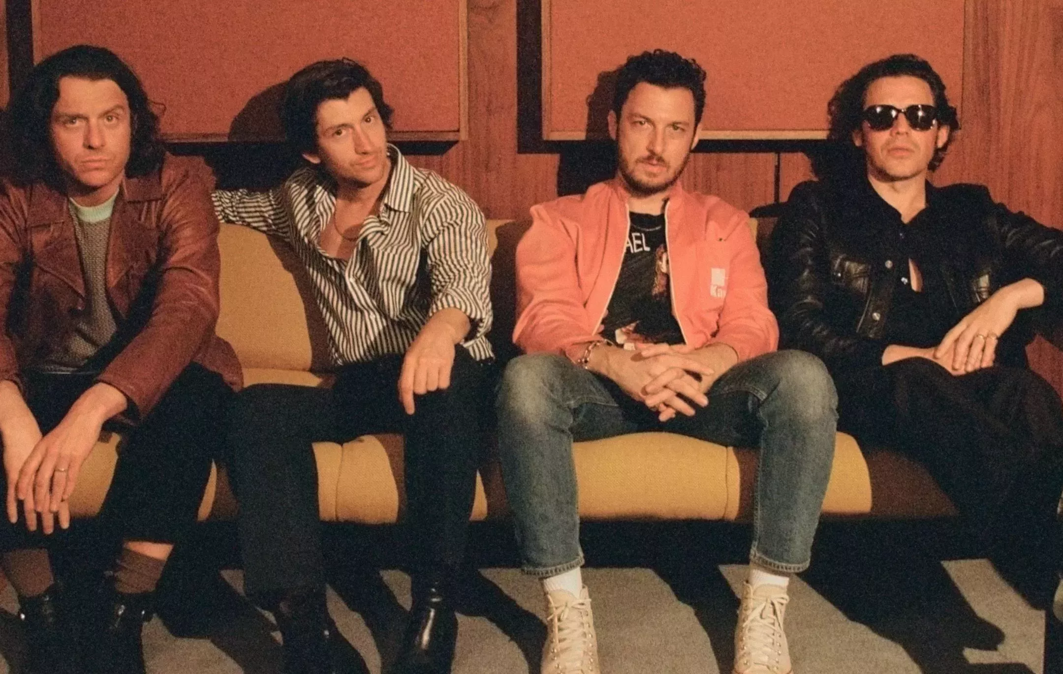 Alex Turner, de Arctic Monkeys, dice que las canciones de 'The Car' están maduras para 