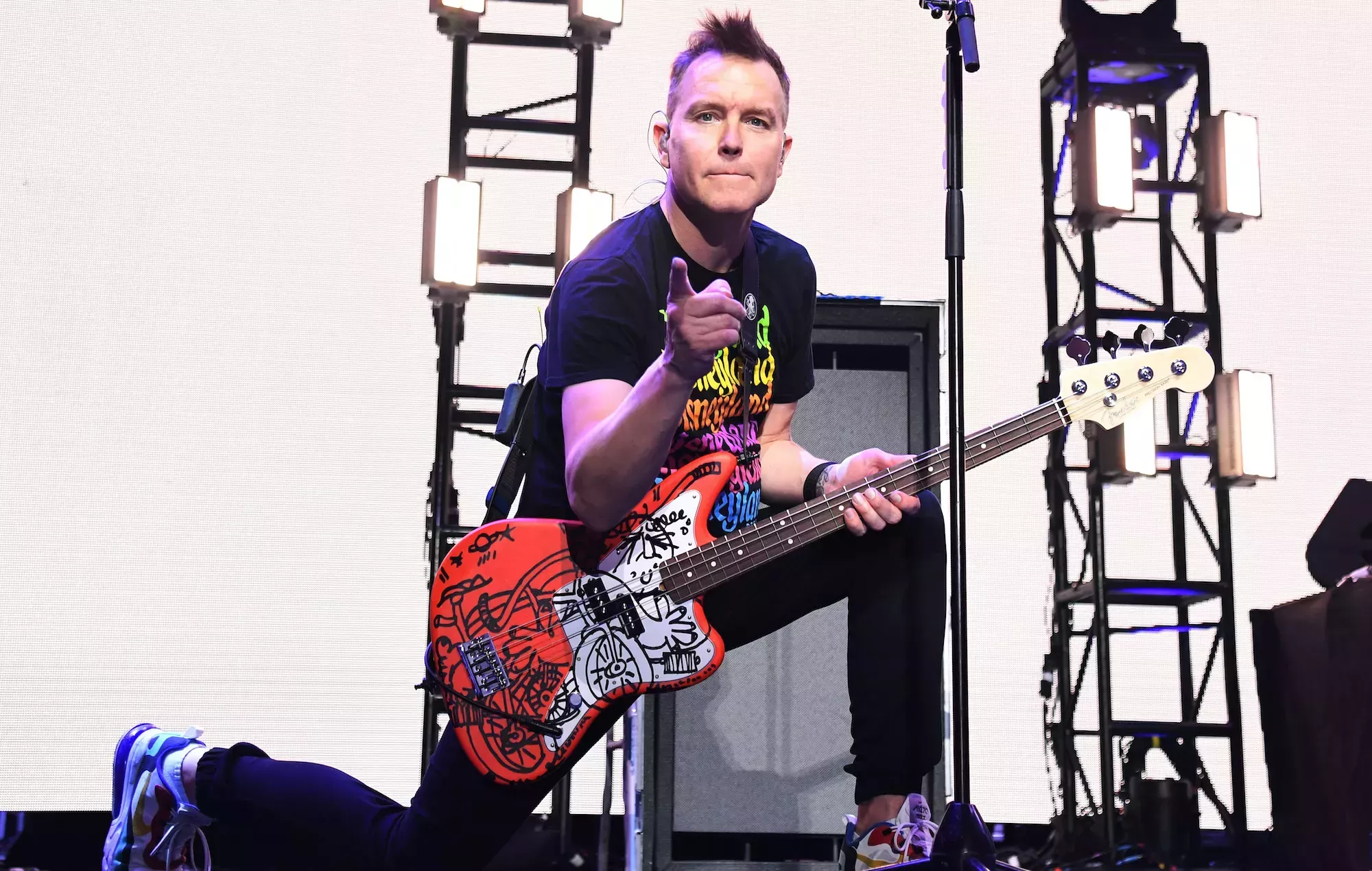 Blink-182 borran su Instagram mientras aparecen misteriosos carteles