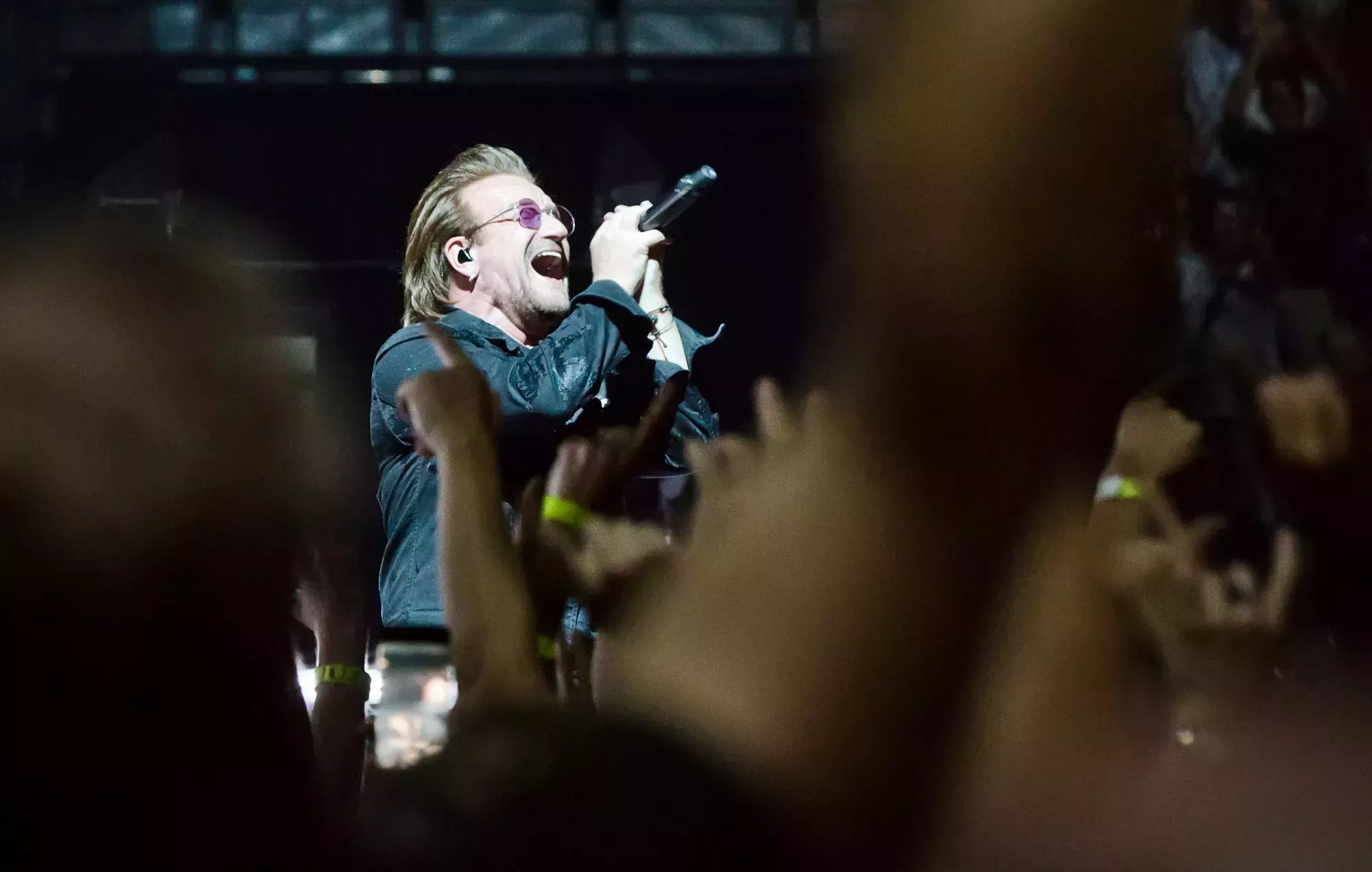 Bono de U2 revela que su primo es también su hermanastro: 