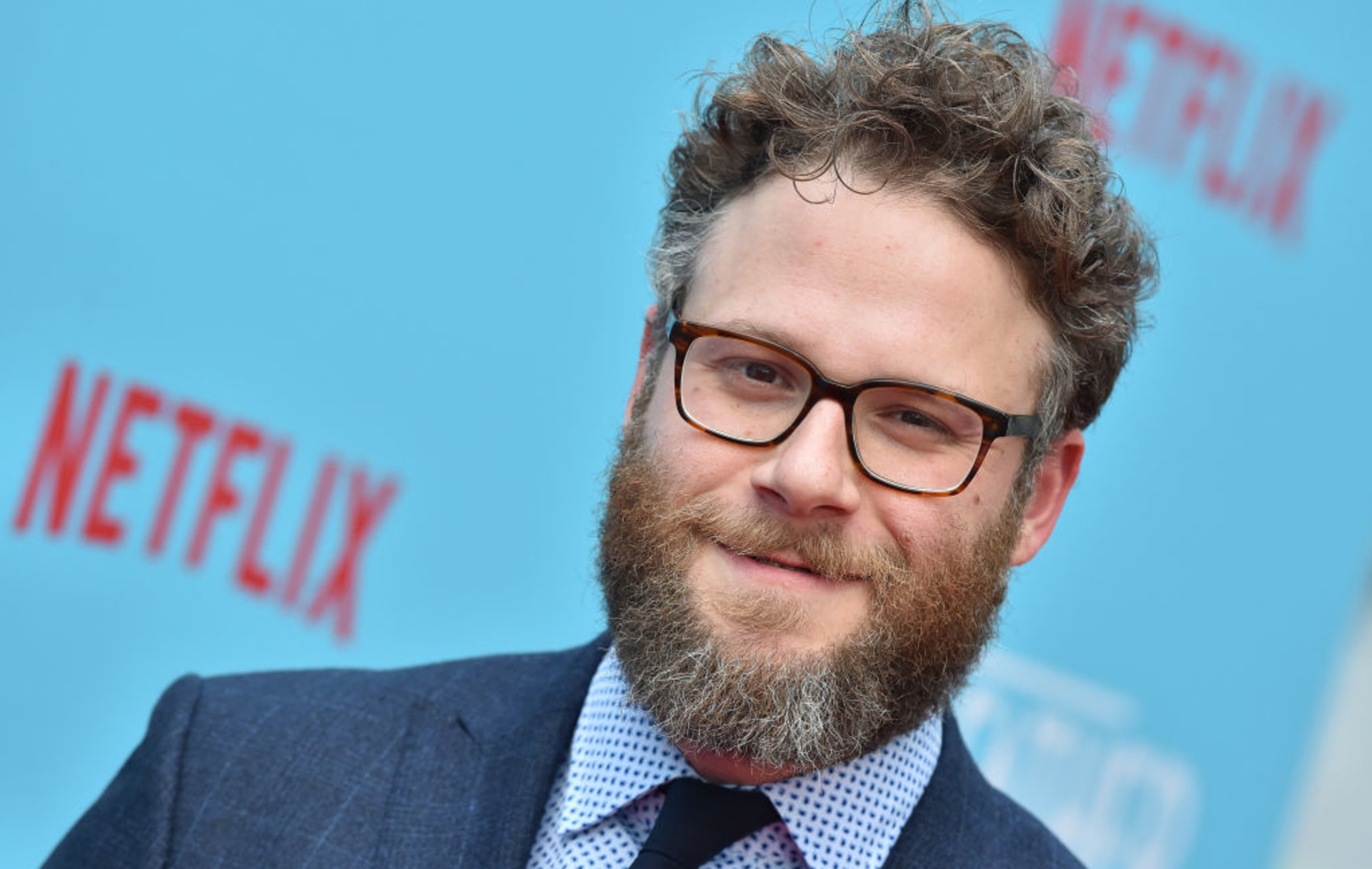 Dos fans pagaron 40.000 dólares cada uno para fumar hierba y aprender cerámica con Seth Rogen