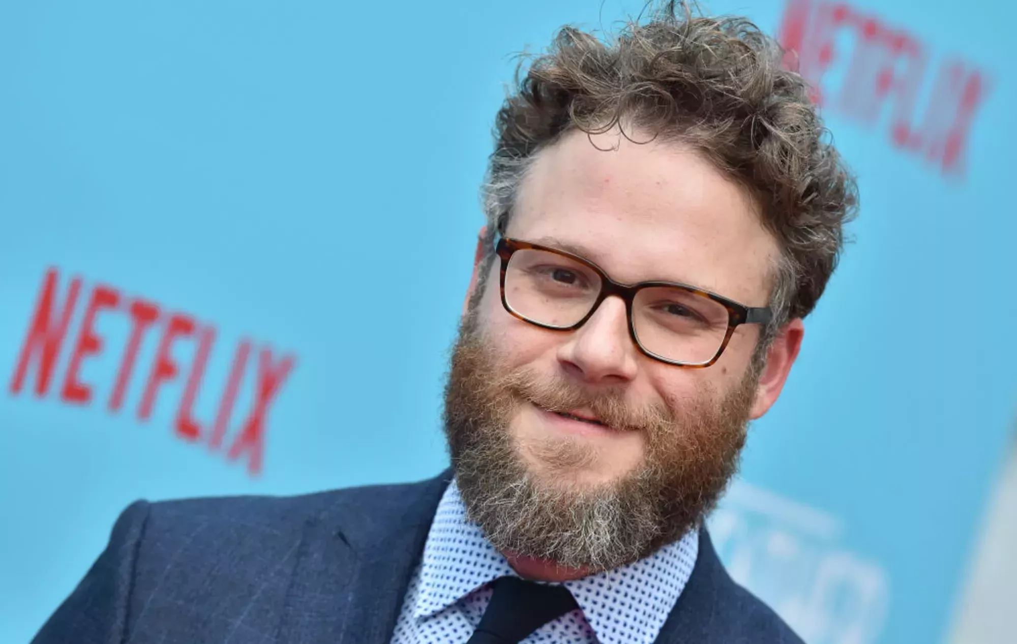 Dos fans pagaron 40.000 dólares cada uno para fumar hierba y aprender cerámica con Seth Rogen