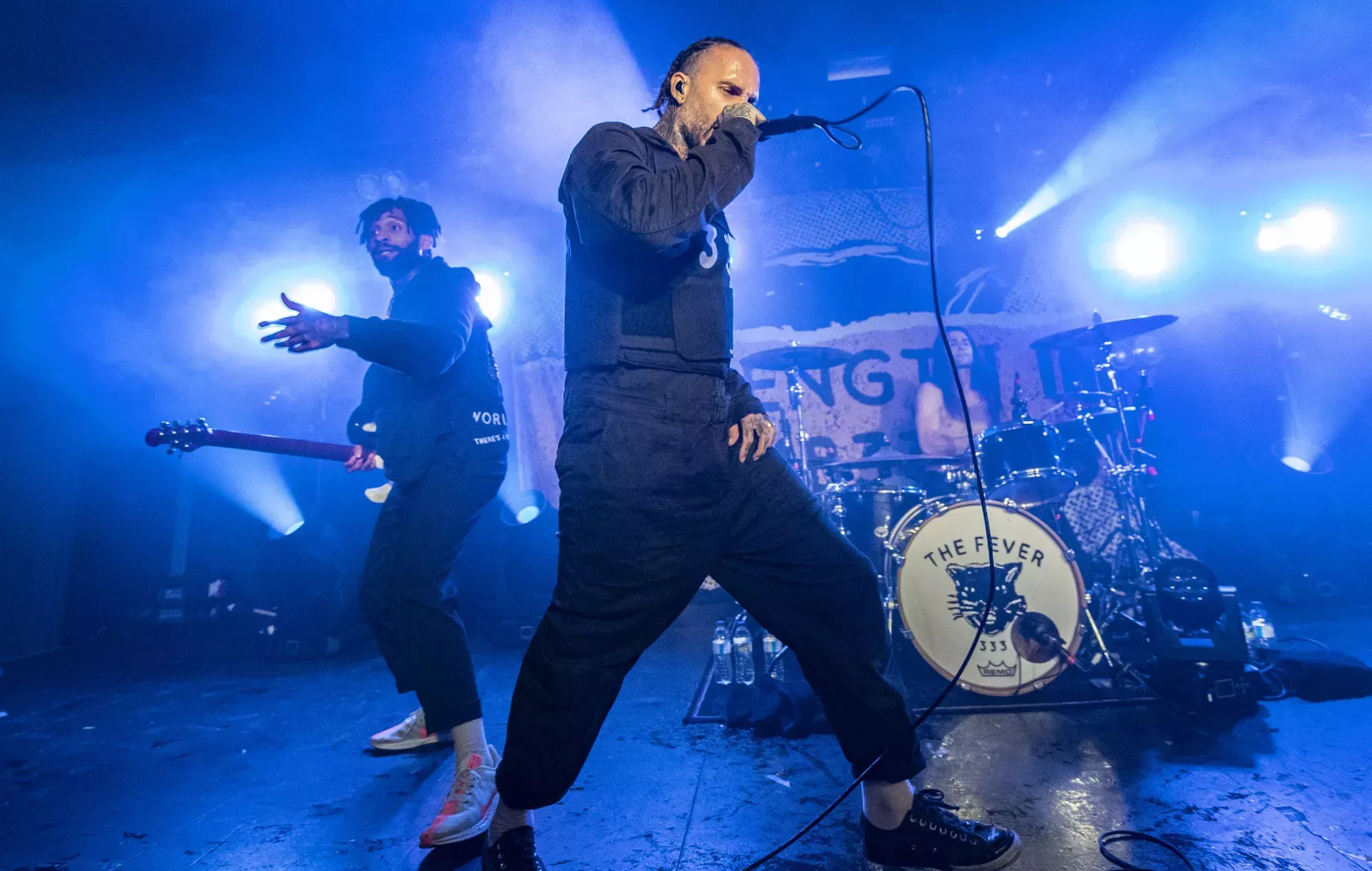 El líder de Fever 333 dice que la banda continuará a pesar de que dos de los tres miembros se vayan