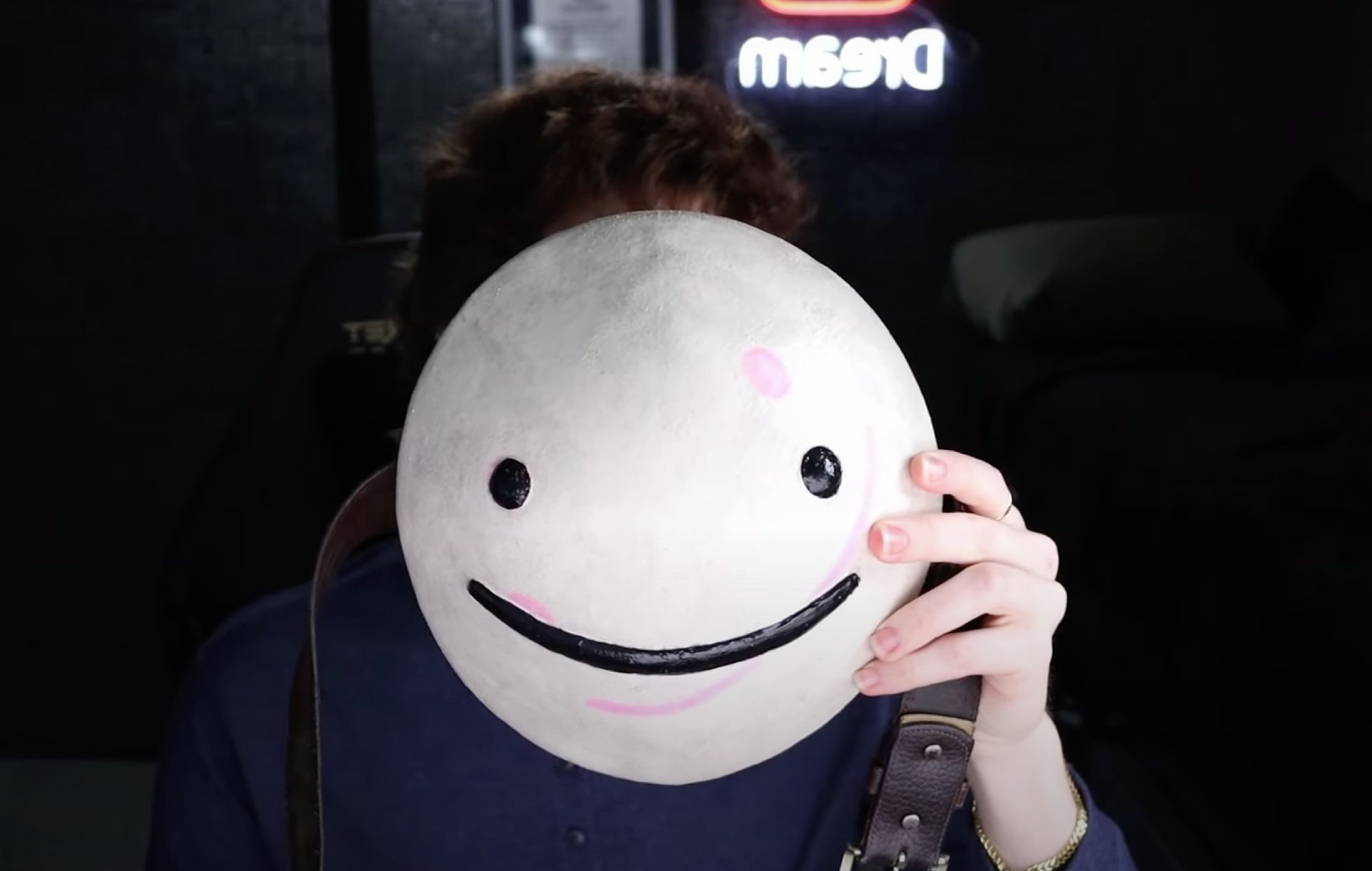 El popular YouTuber de 'Minecraft' Dream sufre acoso tras mostrar su cara por primera vez