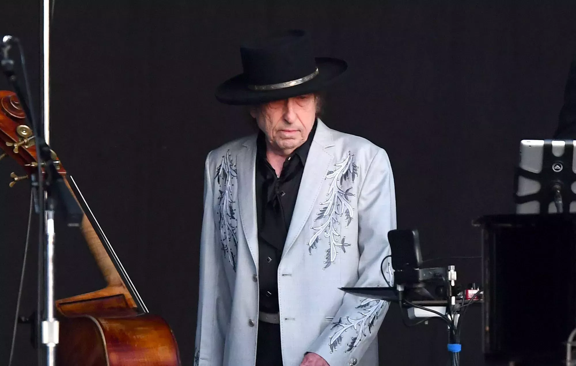 Jeff Bridges y Helen Mirren prestarán sus voces al nuevo audiolibro de Bob Dylan