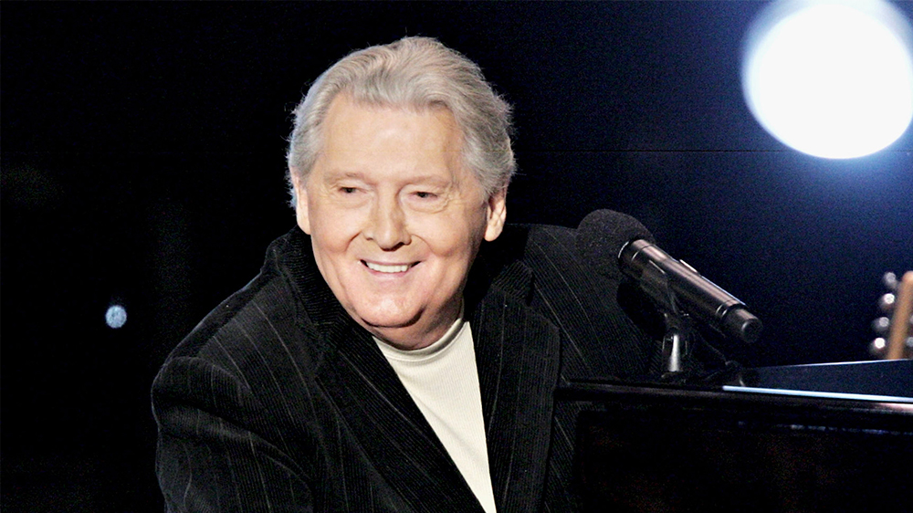 

	
		Jerry Lee Lewis, pionero del rock y cantante de "Great Balls of Fire", muere a los 87 años
	
	