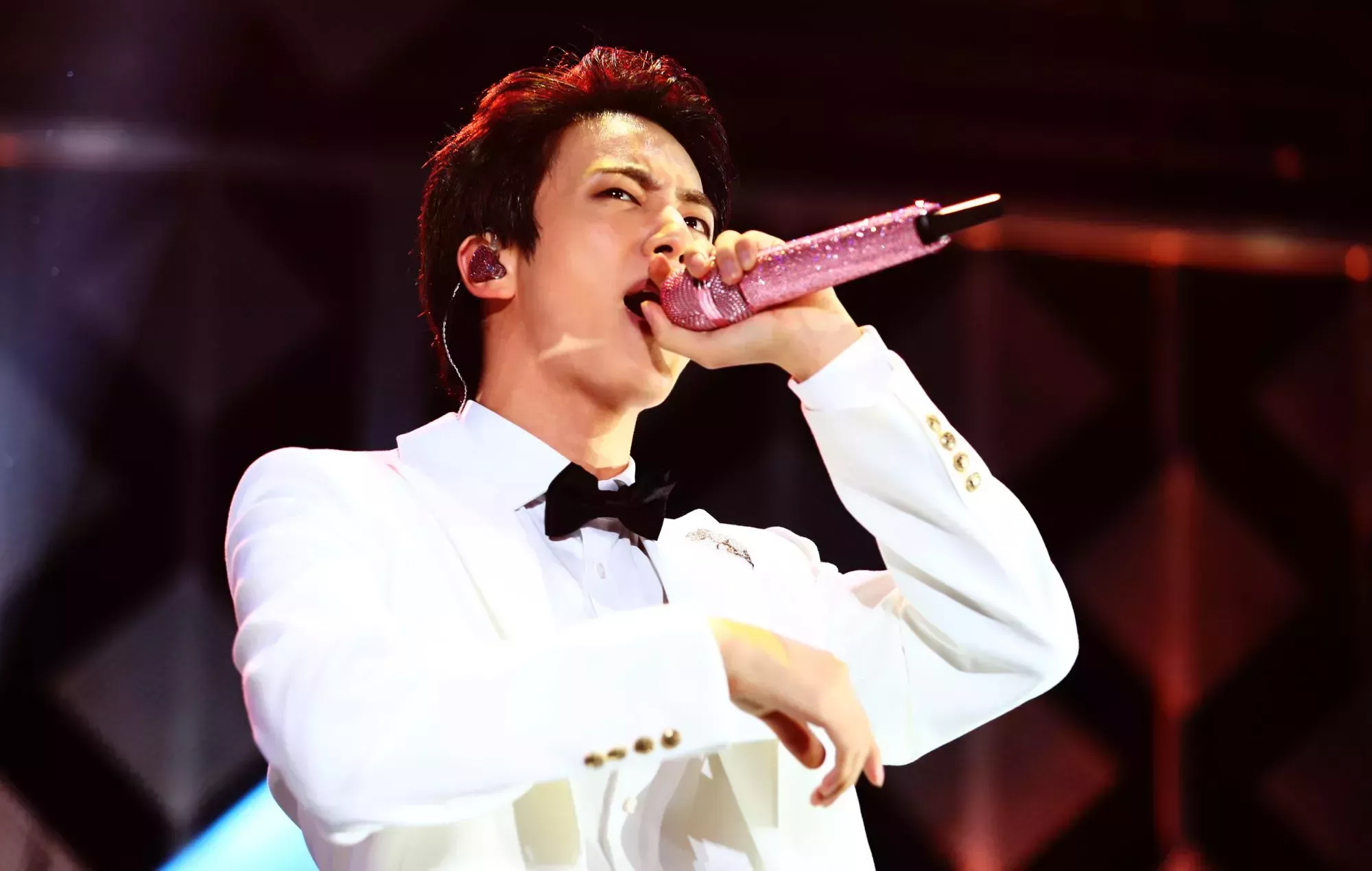 Jin, de BTS, anuncia un álbum en solitario y dice que el nuevo single 