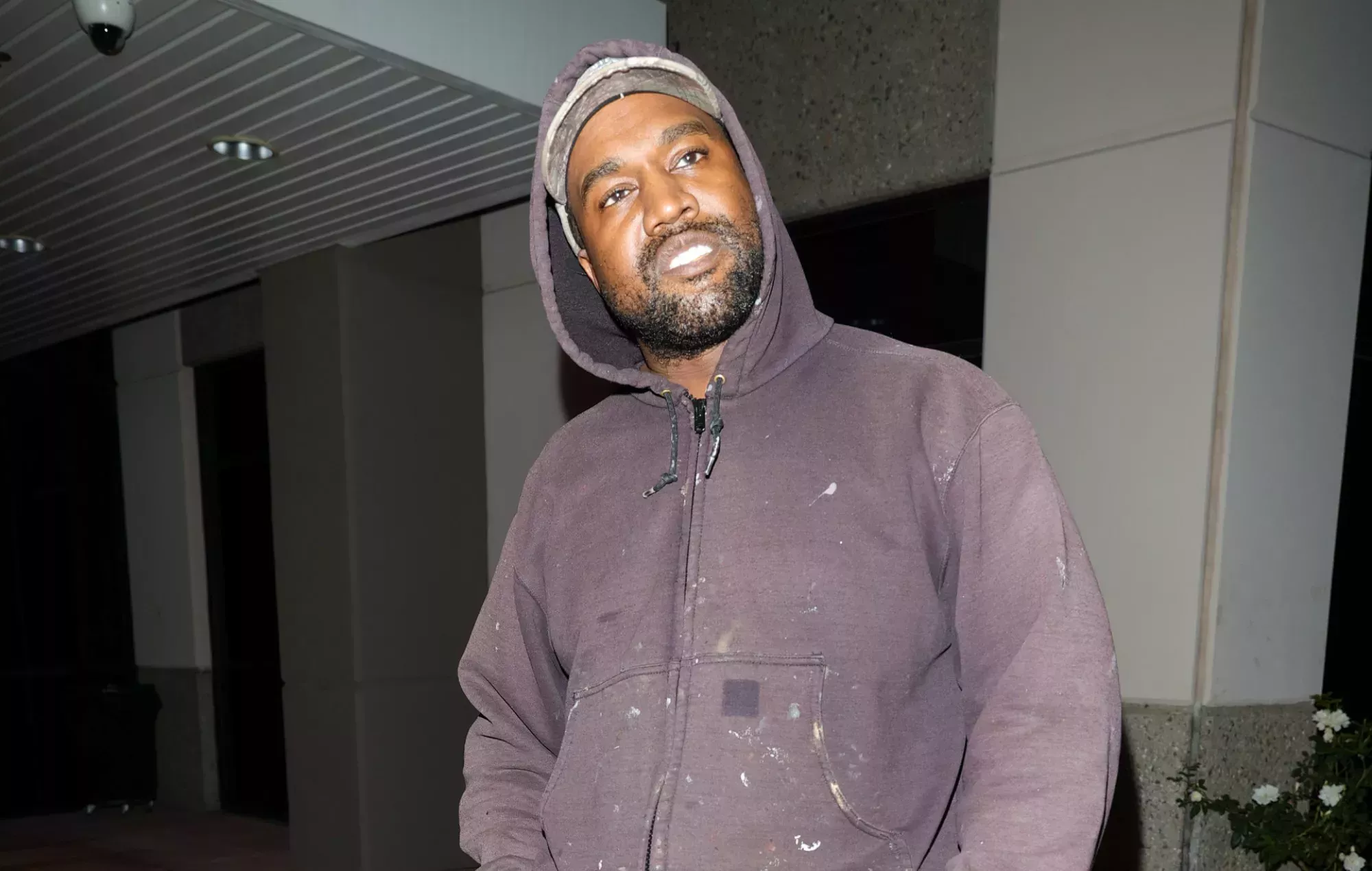 Kanye West pide que no se cancele a Louis C.K.